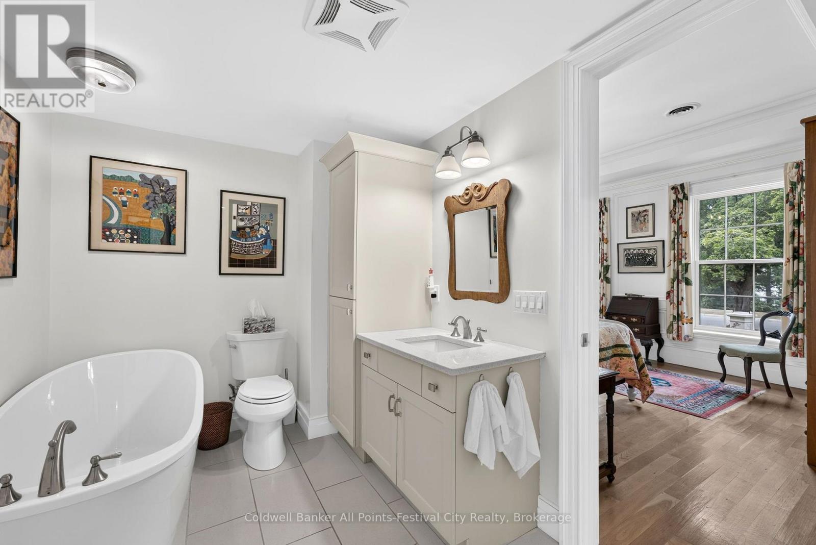 #201 5 COBOURG STREET - 23