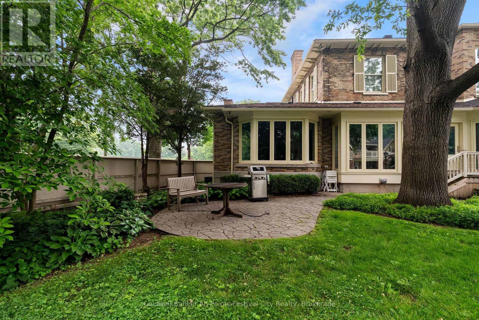 #201 5 COBOURG STREET - 35