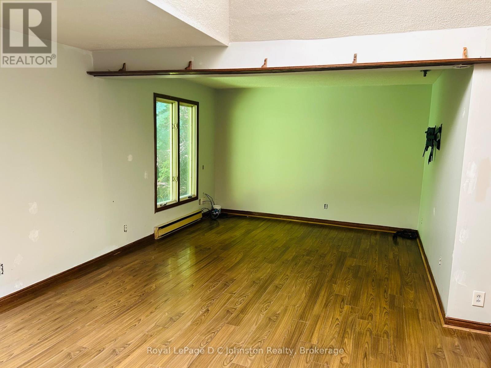 300 CARLISLE STREET - 5