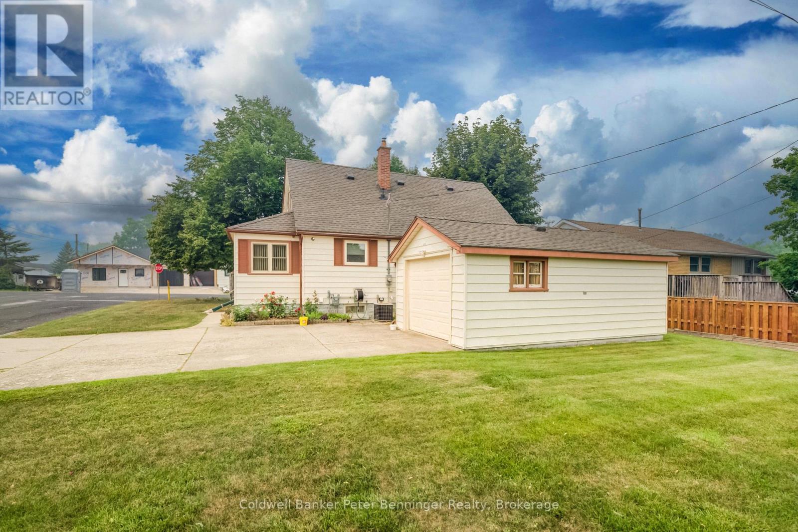 280 6TH STREET A - 32
