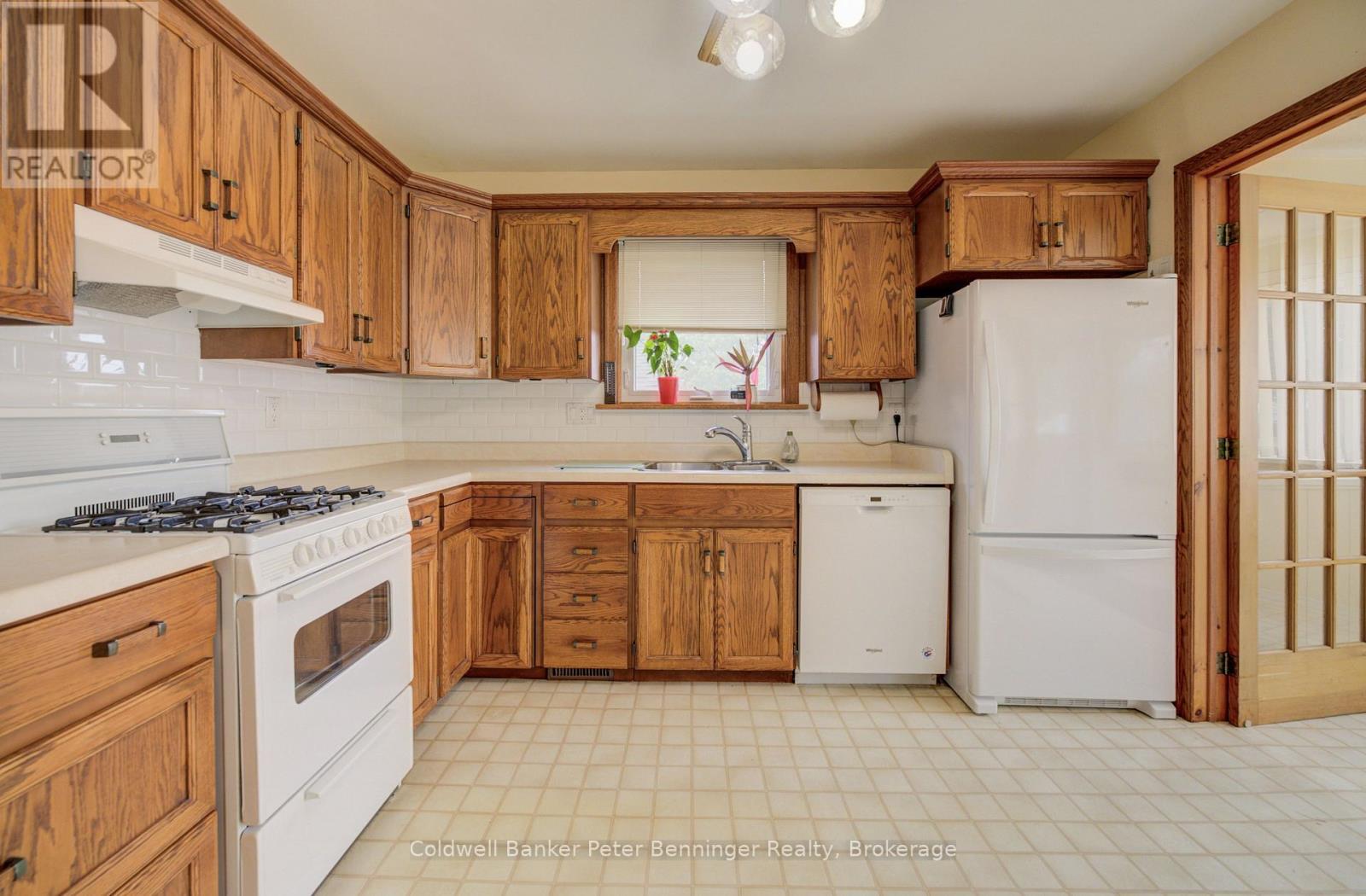 280 6TH STREET A - 8