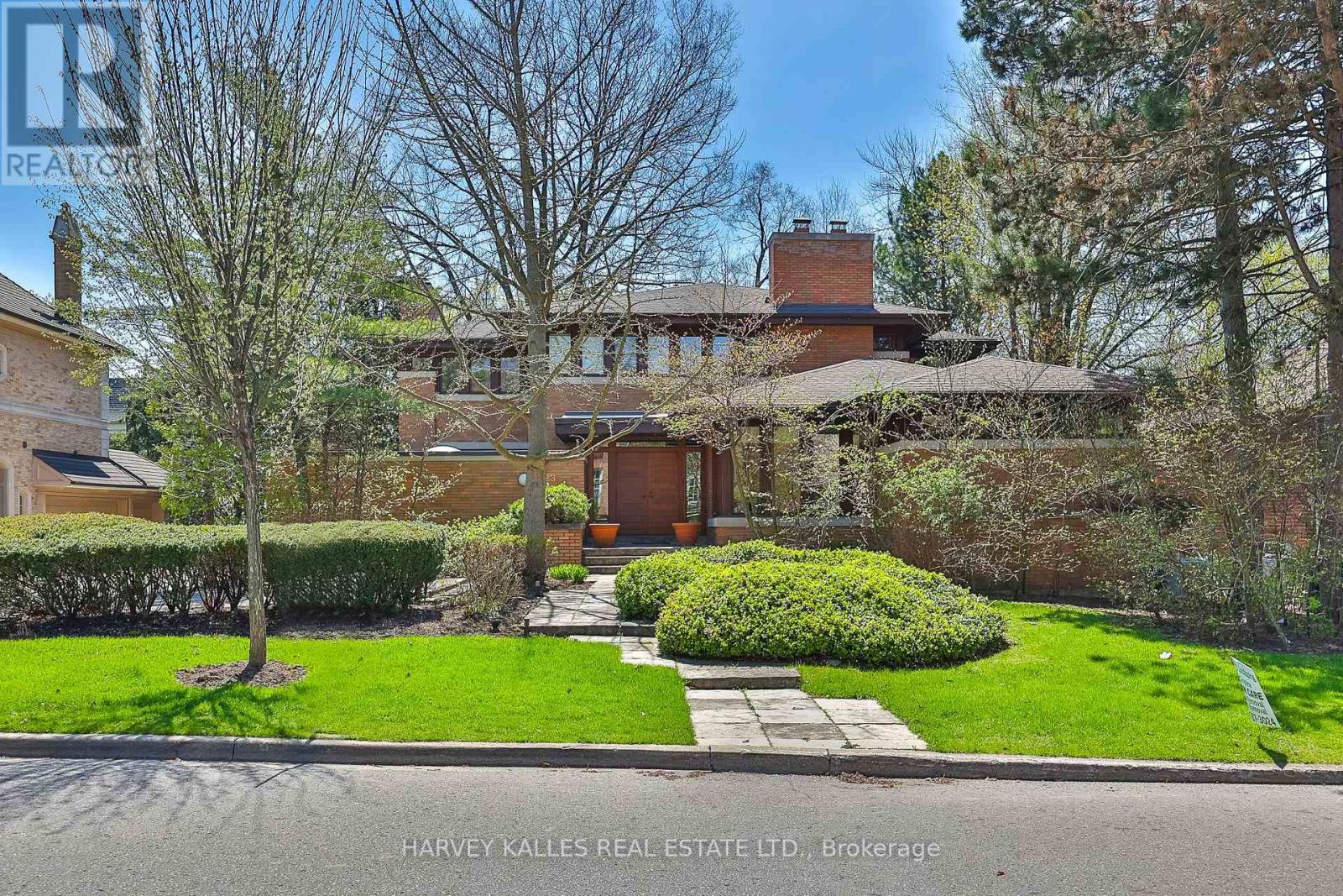 Listing photo of 223 HILLHURST BOULEVARD