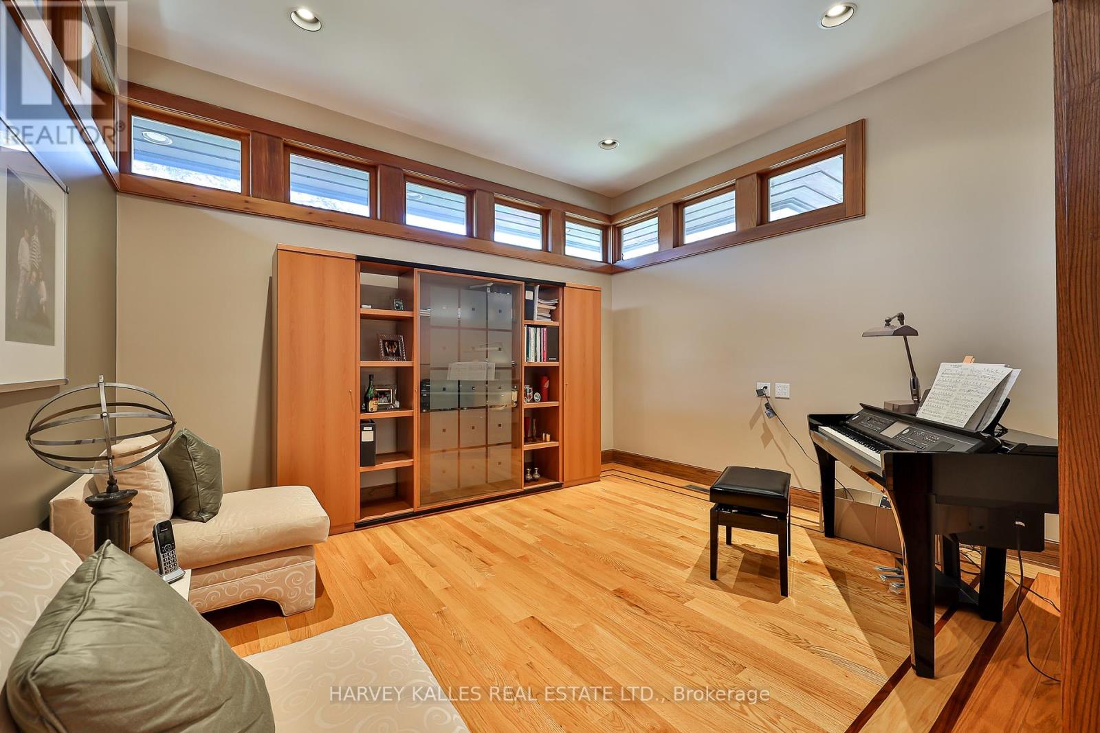 223 HILLHURST BOULEVARD - 10