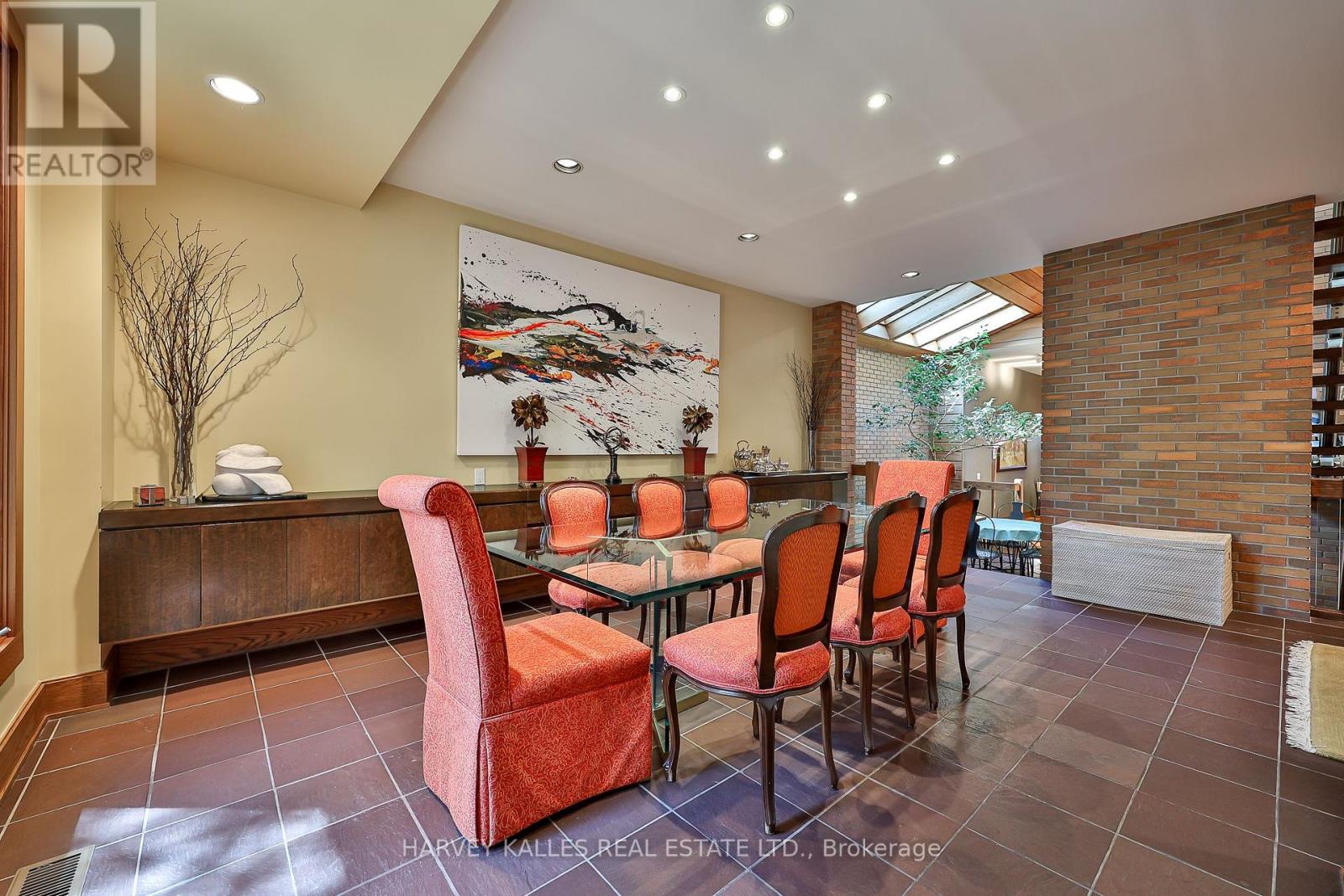 223 HILLHURST BOULEVARD - 13