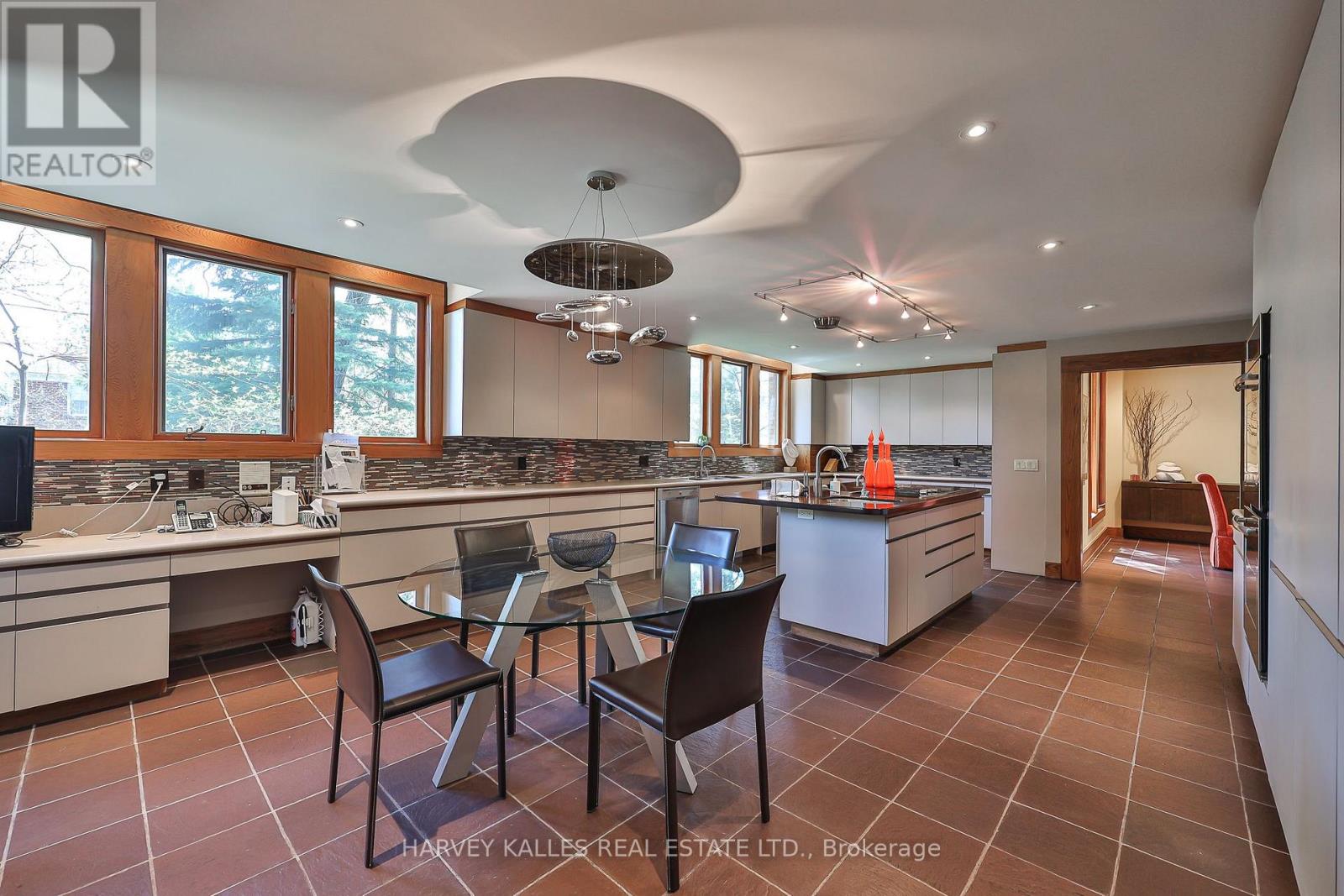 223 HILLHURST BOULEVARD - 15