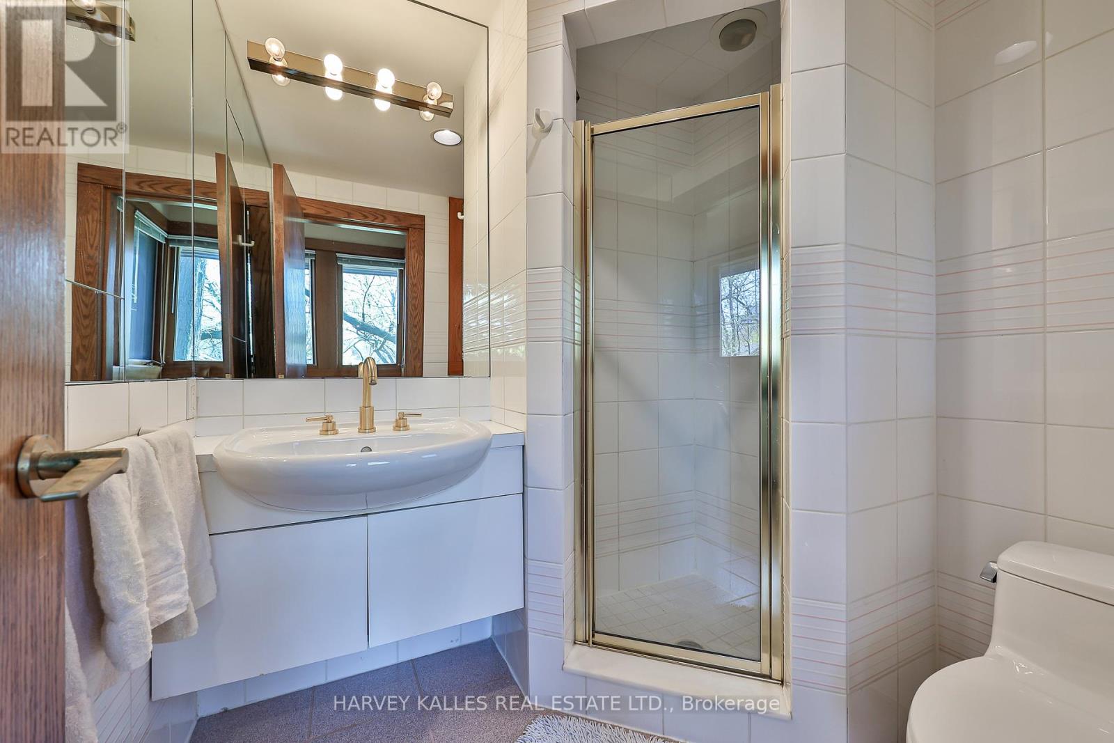 223 HILLHURST BOULEVARD - 23