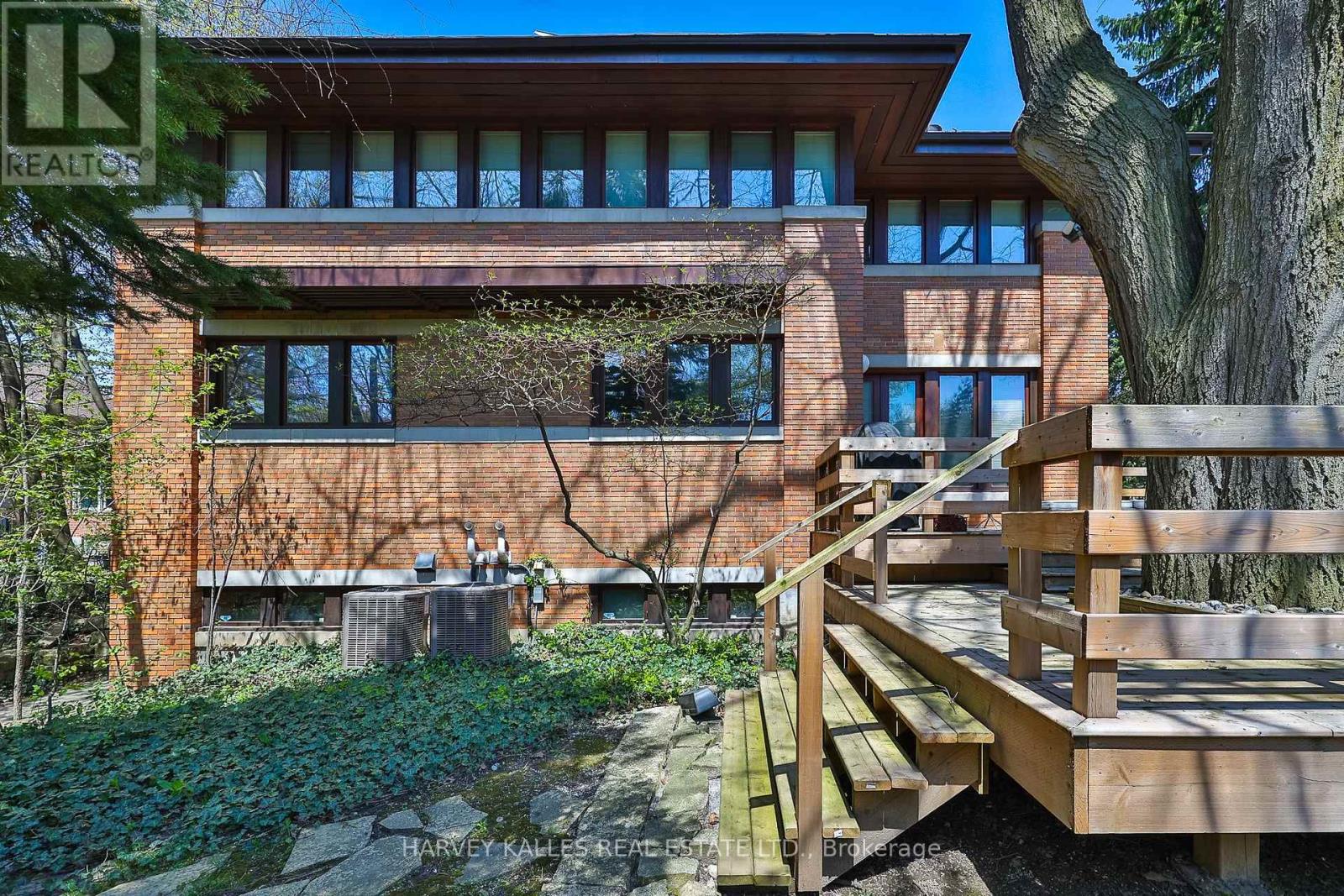 223 HILLHURST BOULEVARD - 38