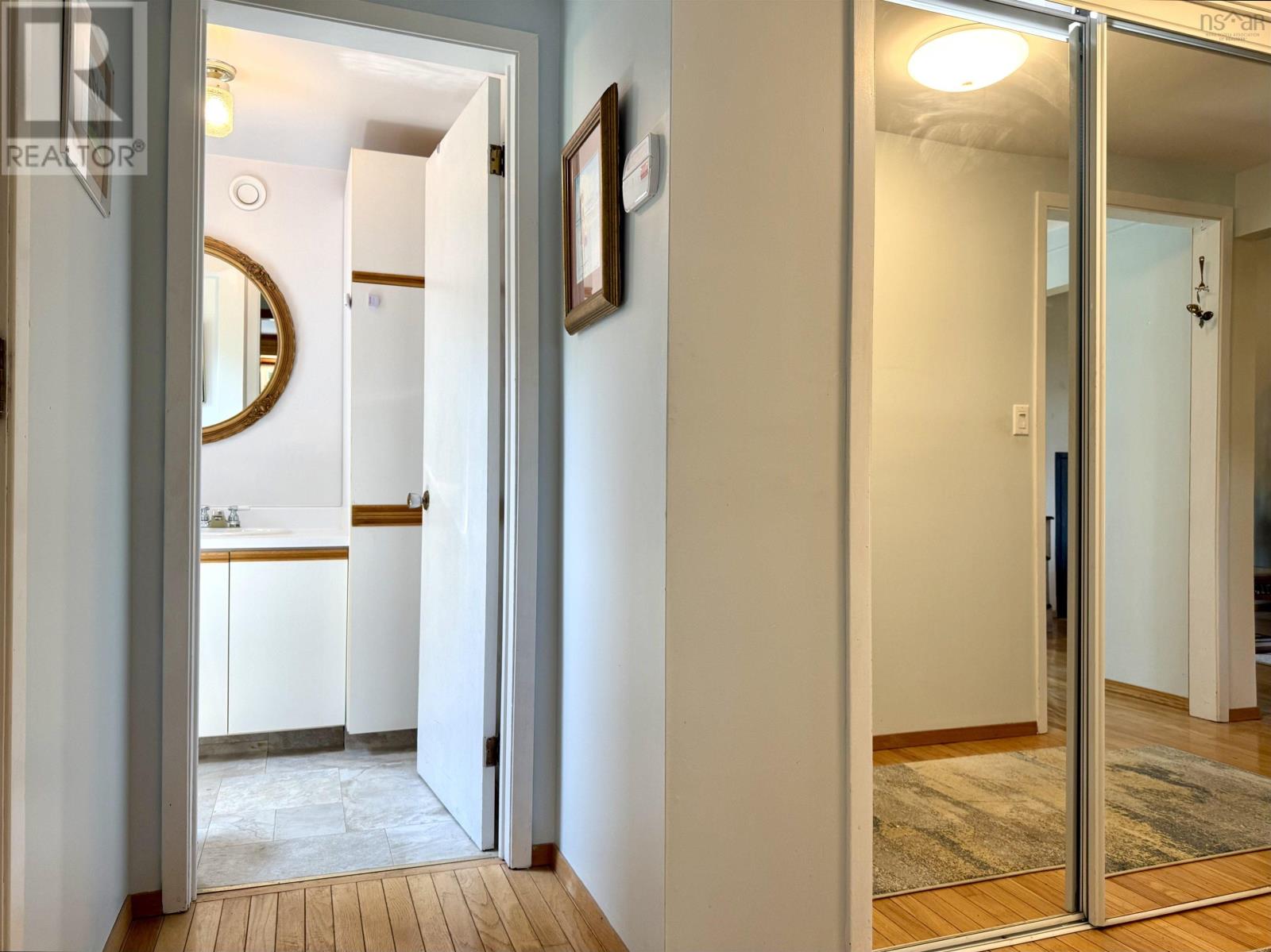 5 Lamy Street - 13