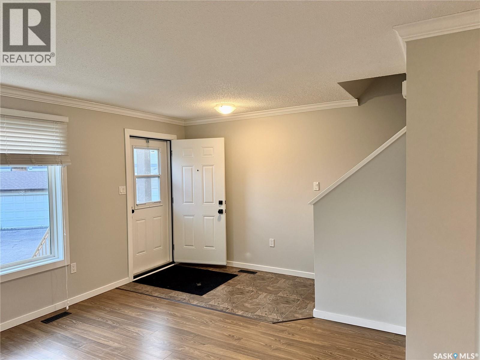 #307 810 HAMPTON CIRCLE - Image 8