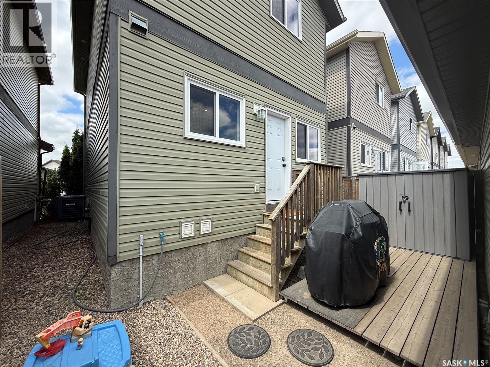 #307 810 HAMPTON CIRCLE - Image 27