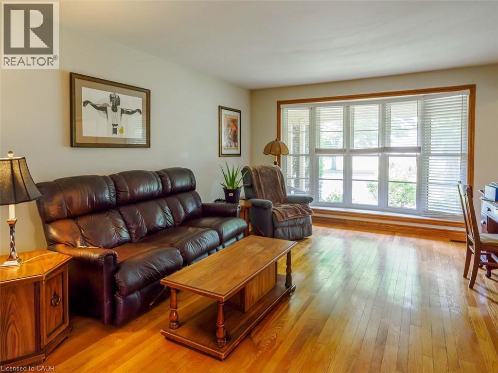 50 THORNCLIFFE Road - 9