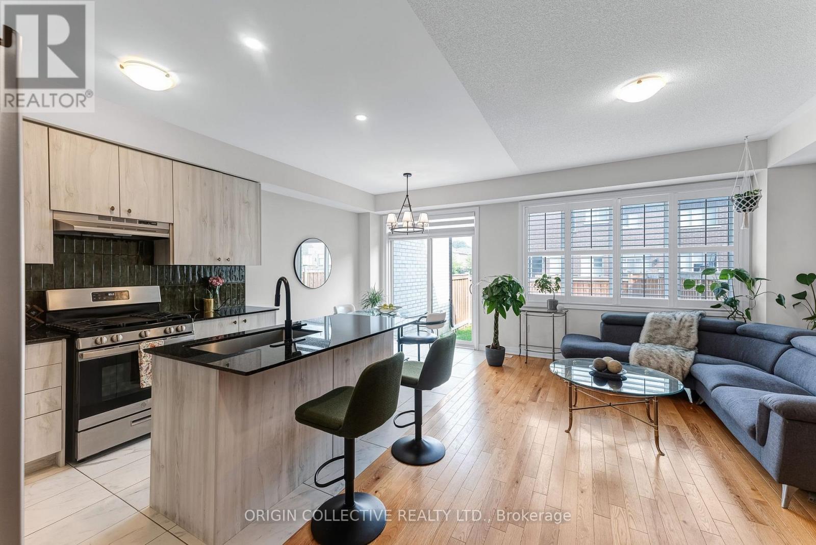 215 LANDOLFI WAY - Image 8