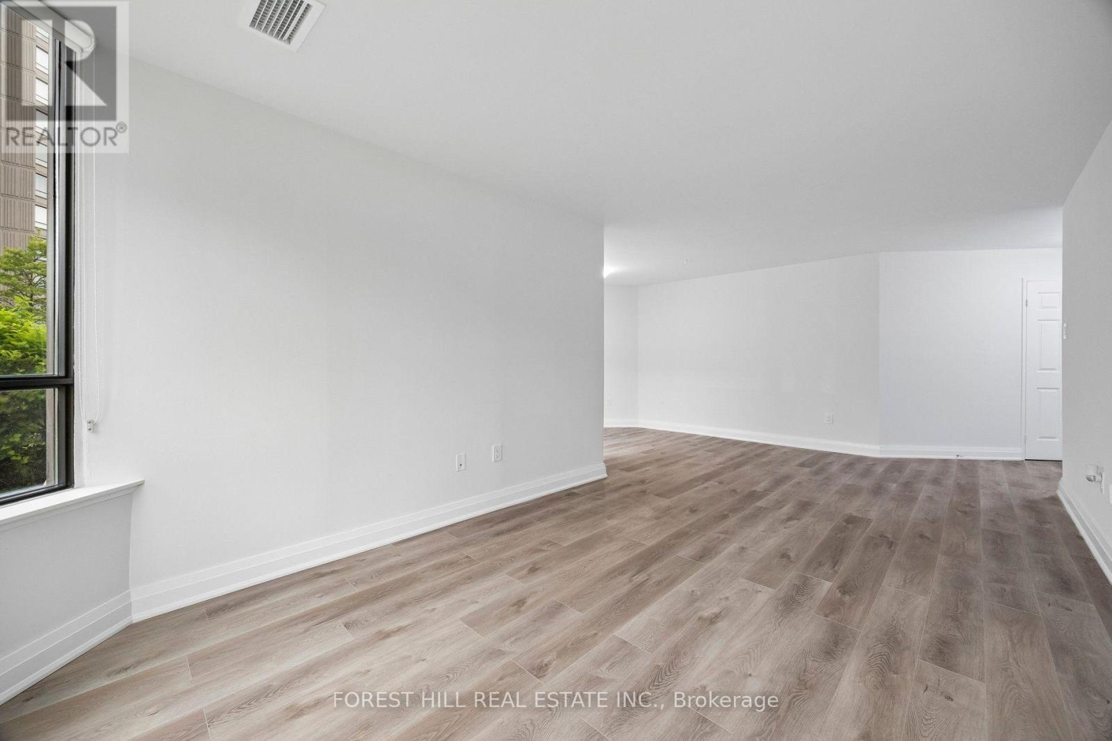 #101 7420 BATHURST STREET - 7