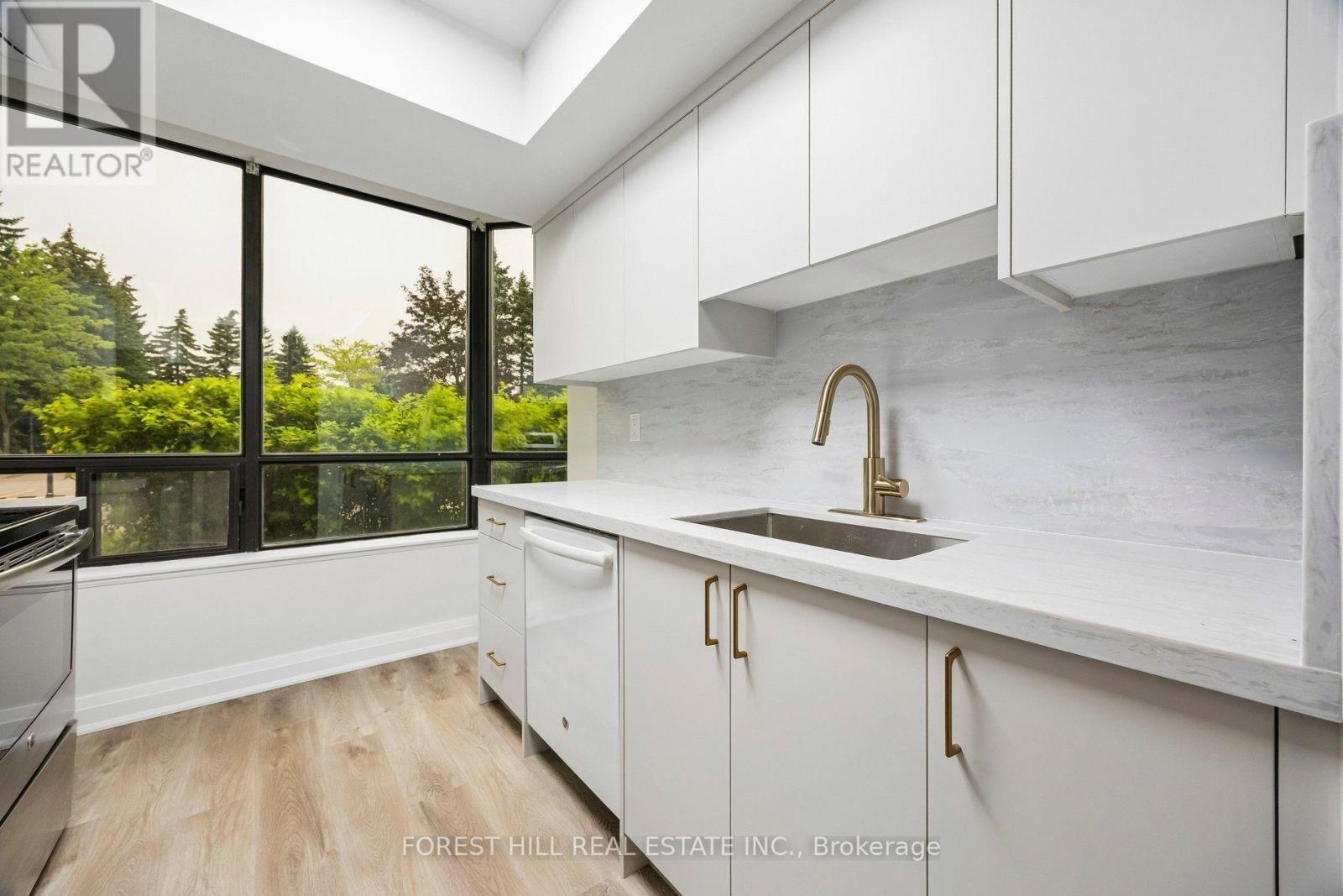 #101 7420 BATHURST STREET - 9