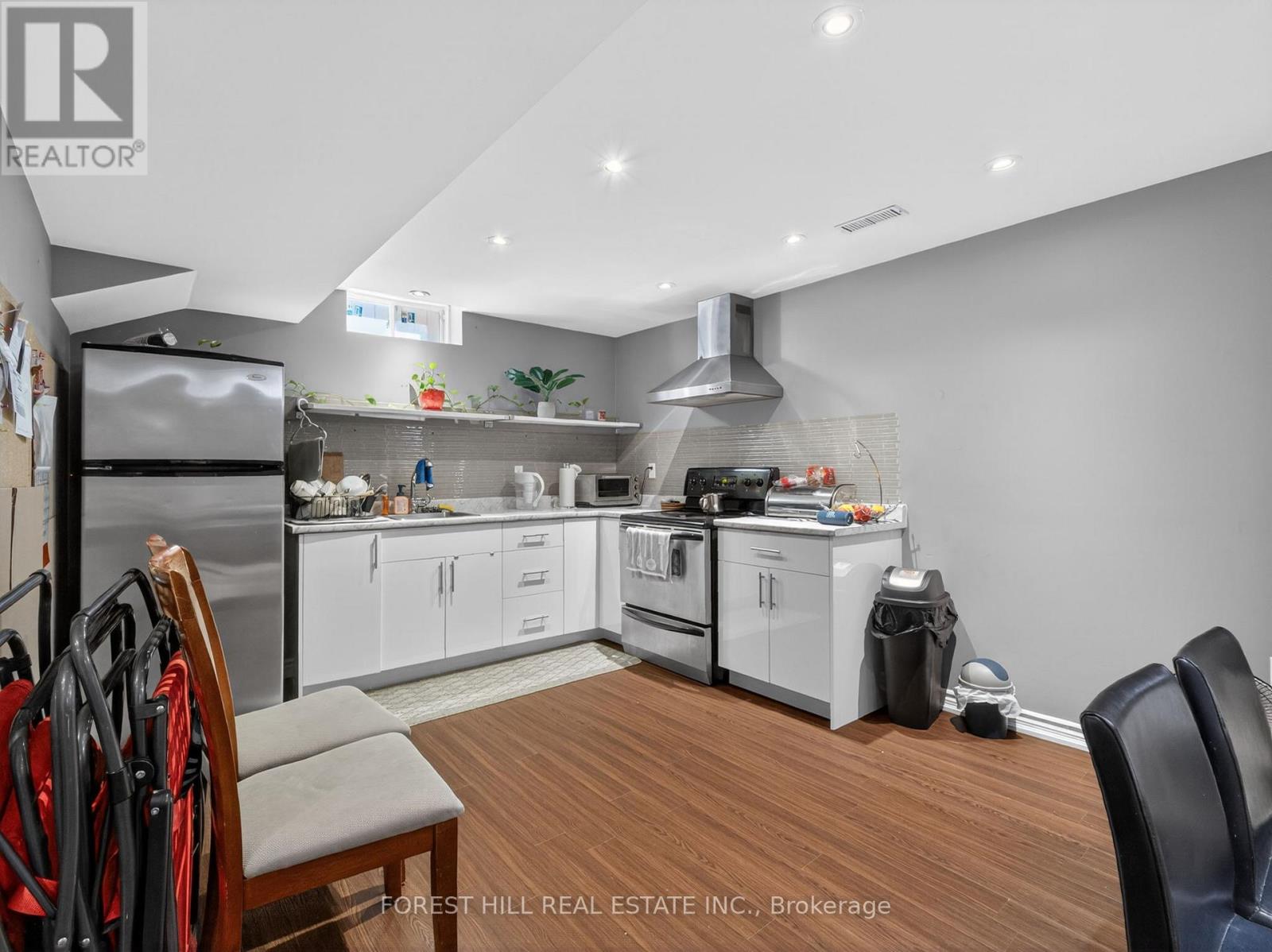 12 WALLENBERG DRIVE - 44