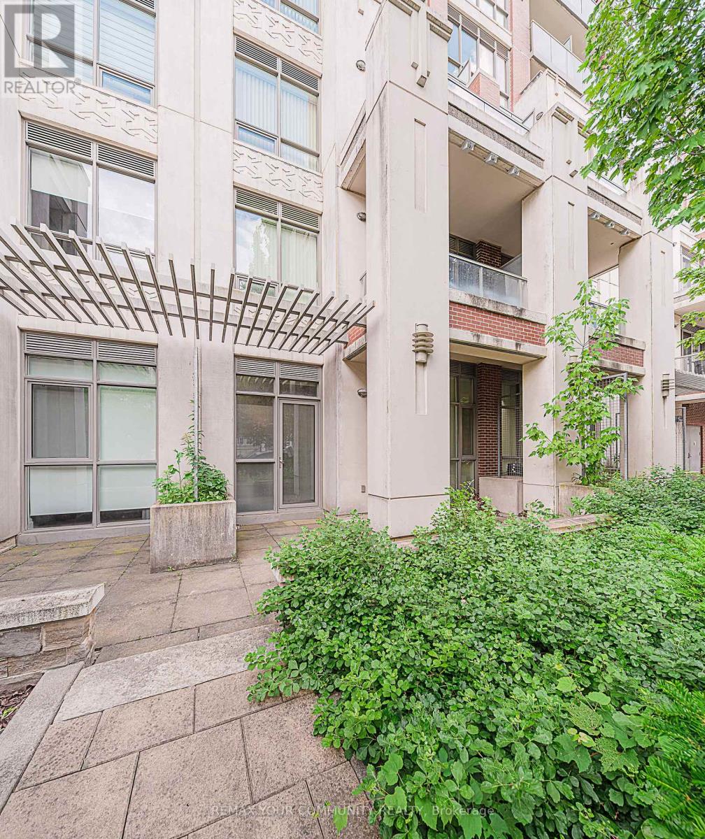 #102 39 UPPER DUKE CRESCENT - 8