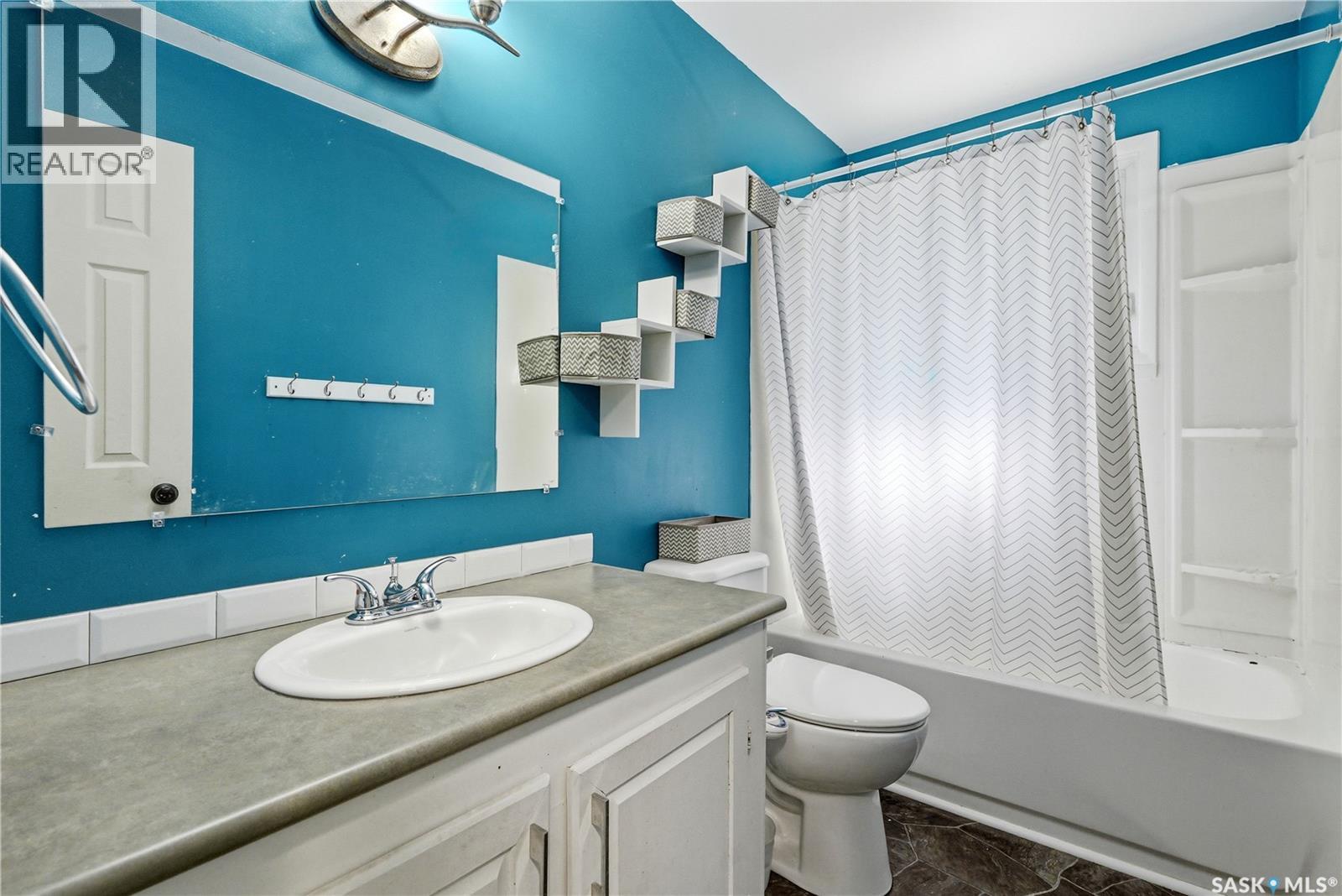 3234 Maxwell STREET - 23