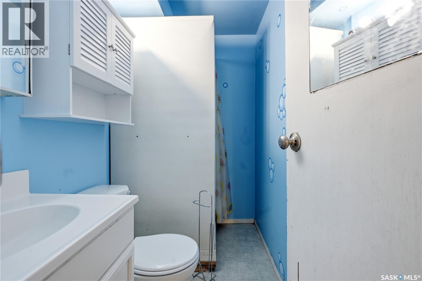 3234 Maxwell STREET - 35