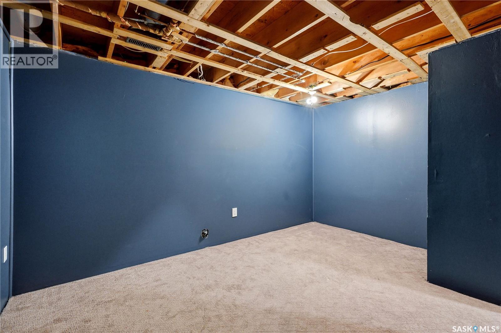 3234 Maxwell STREET - 37