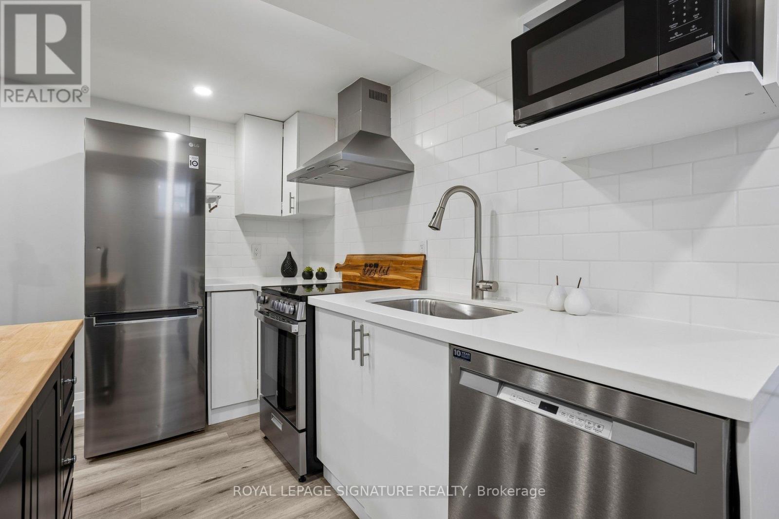 972 COSBURN AVENUE - Image 33