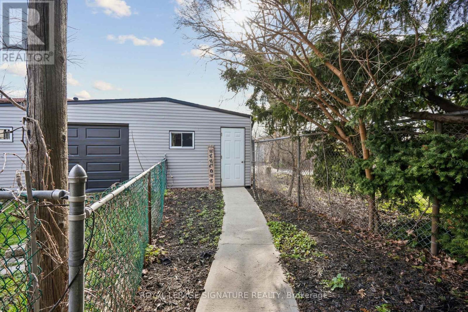 972 COSBURN AVENUE - Image 42