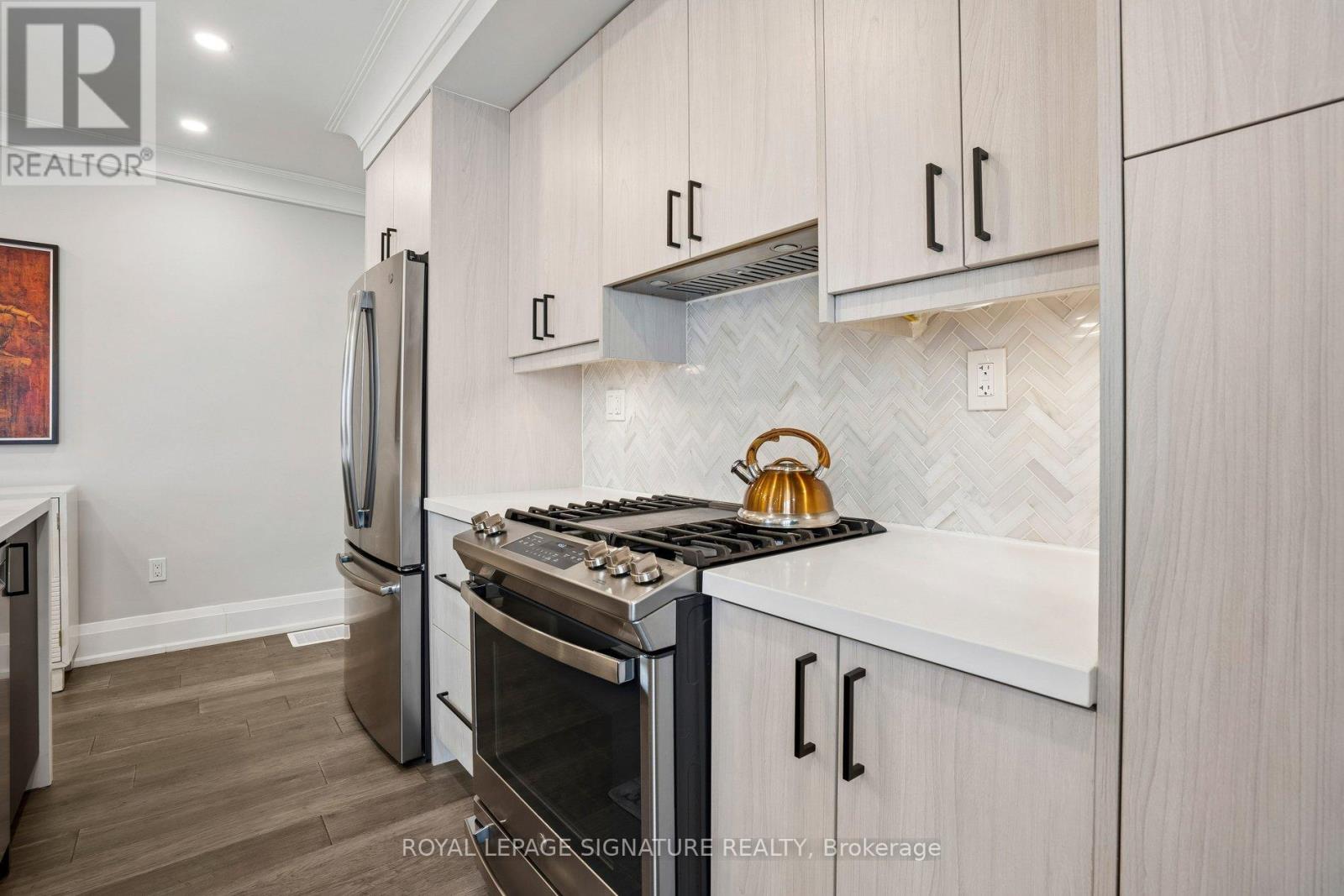 972 COSBURN AVENUE - Image 18