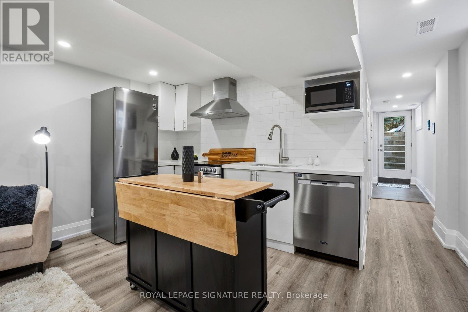 972 COSBURN AVENUE - Image 31