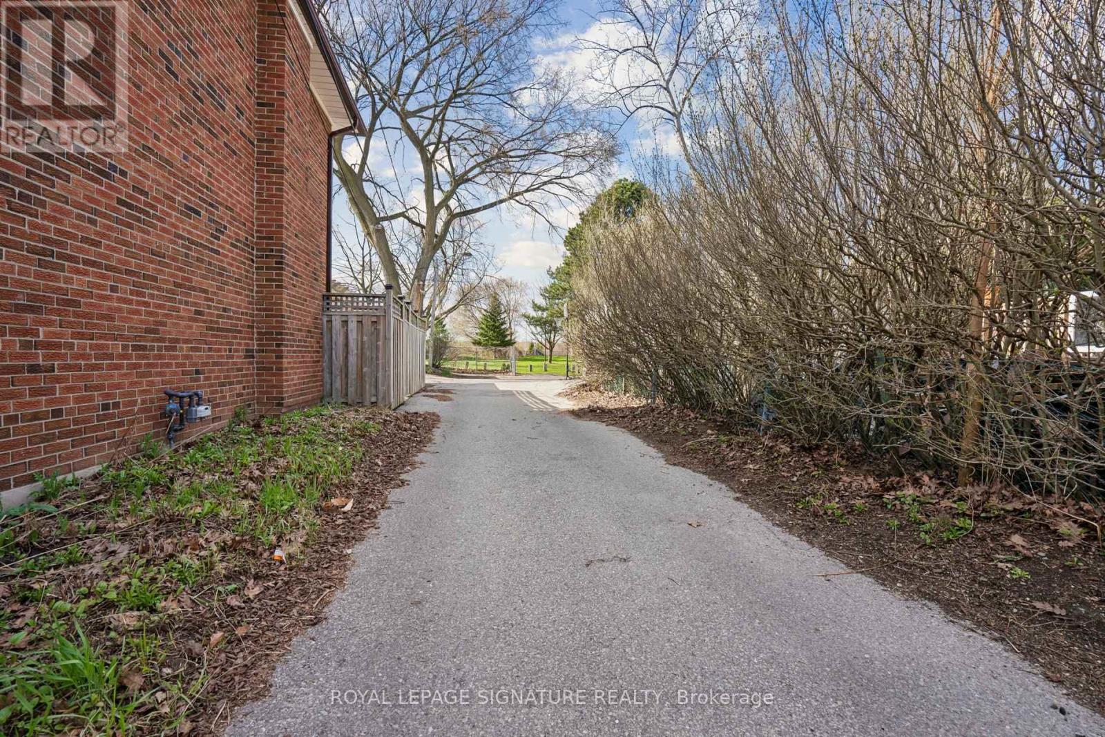 972 COSBURN AVENUE - Image 44