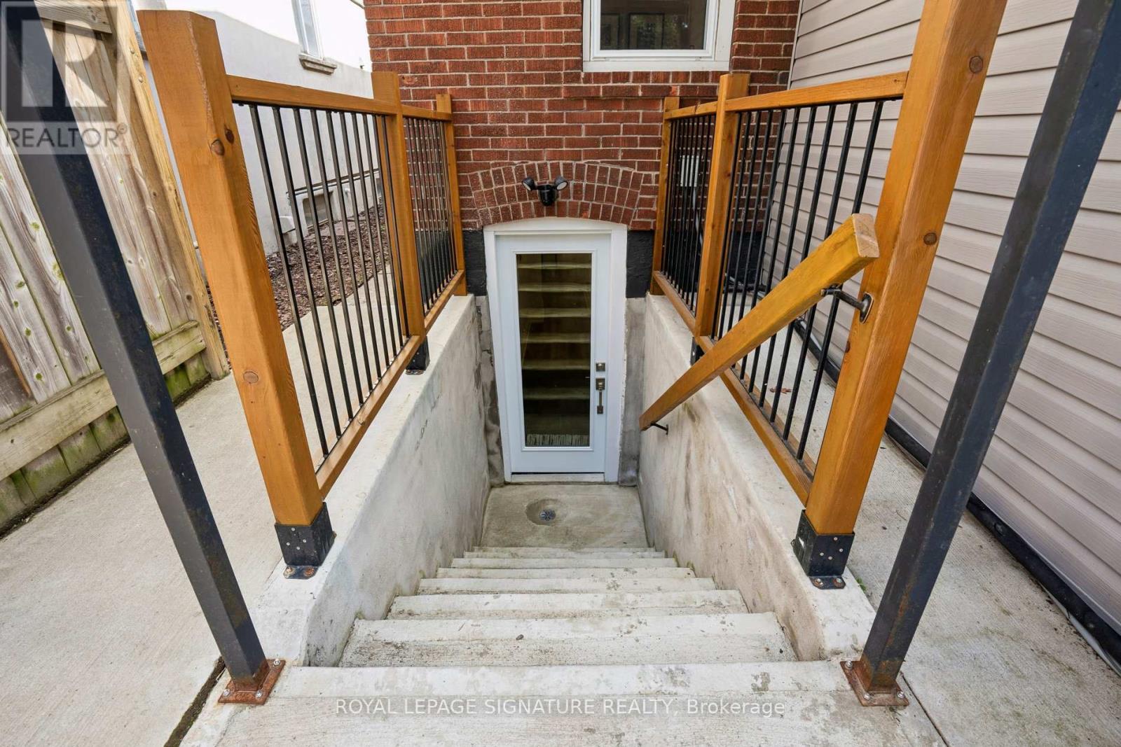 972 COSBURN AVENUE - Image 45