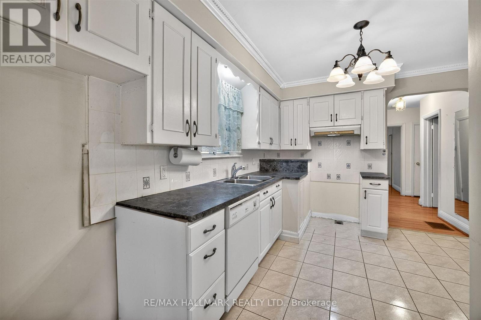 50 DORKING CRESCENT - 15