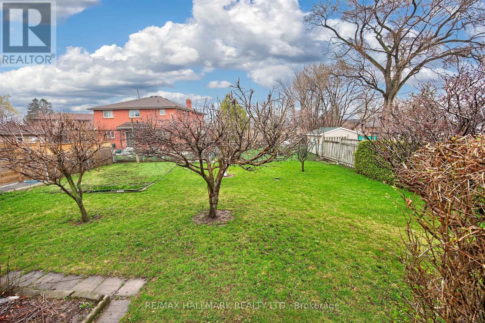 50 DORKING CRESCENT - 43