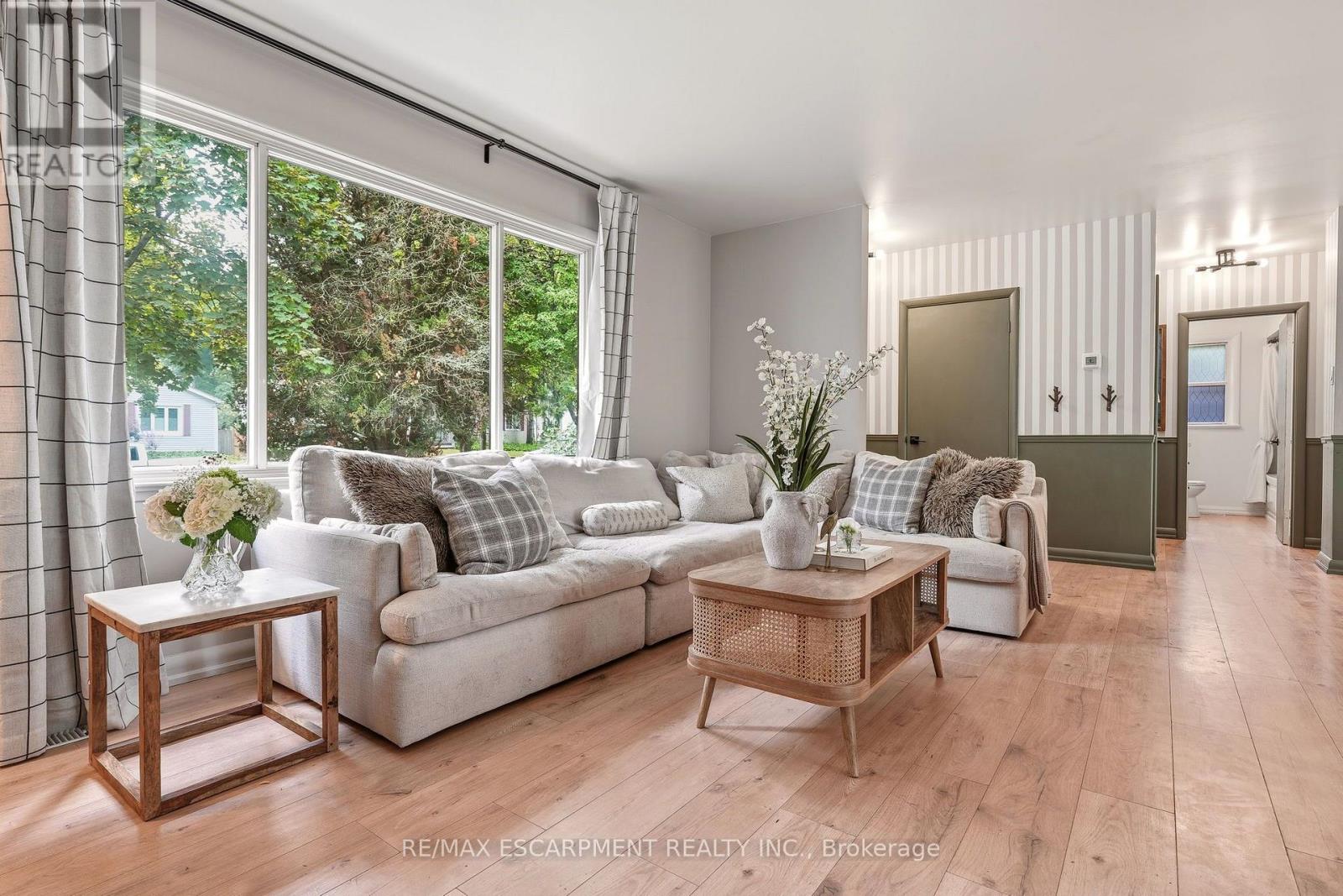 271 LINDEN AVENUE - 5