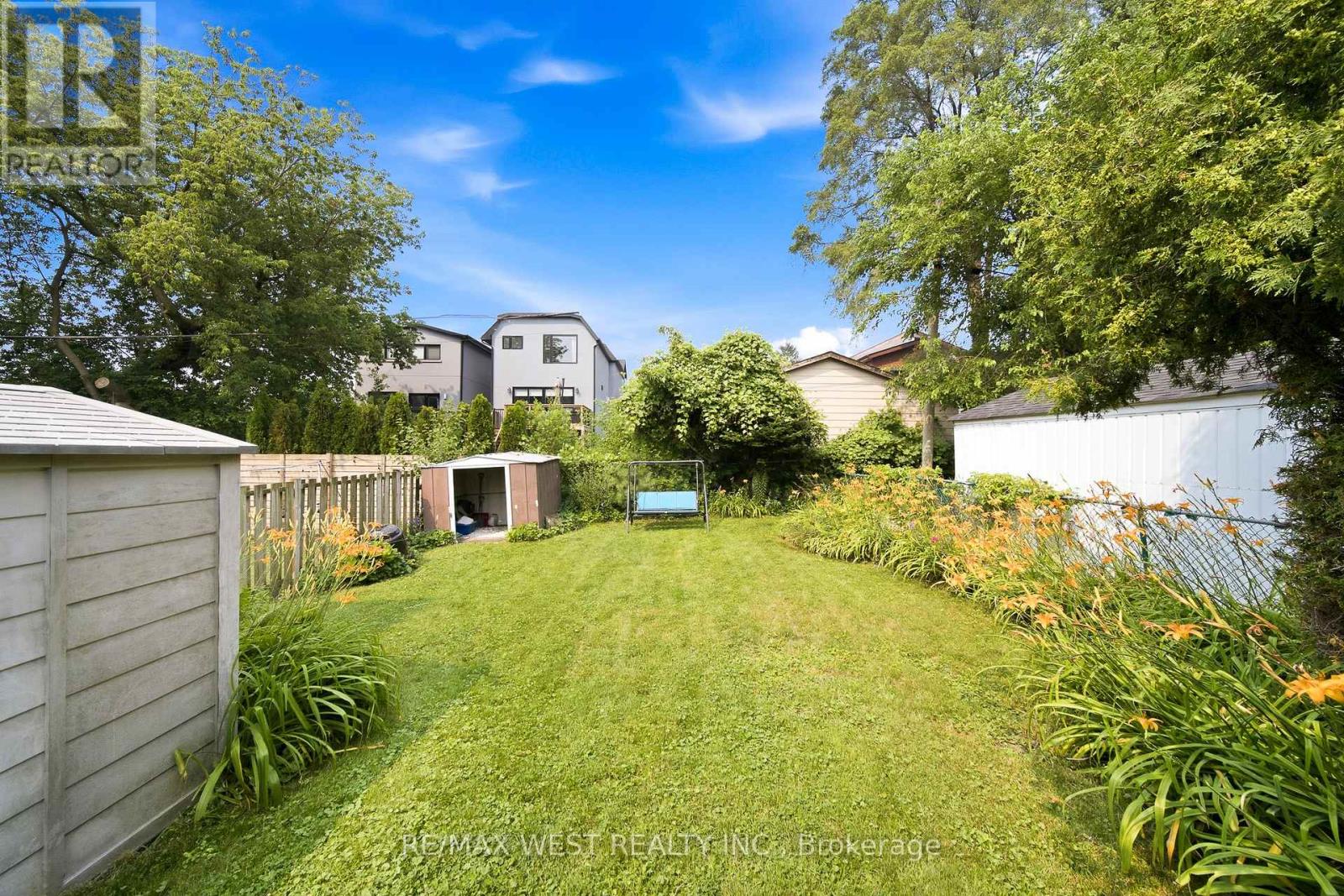 28 ALDGATE AVENUE - 13