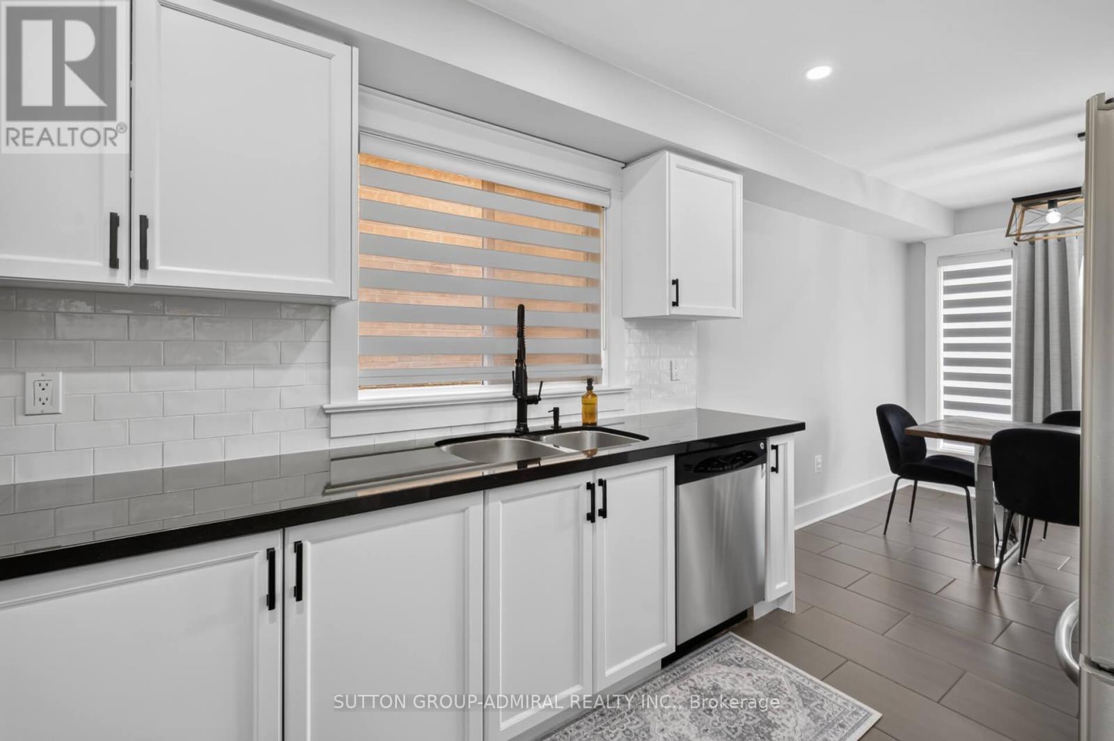 7 EMILY CARR CRESCENT - 8