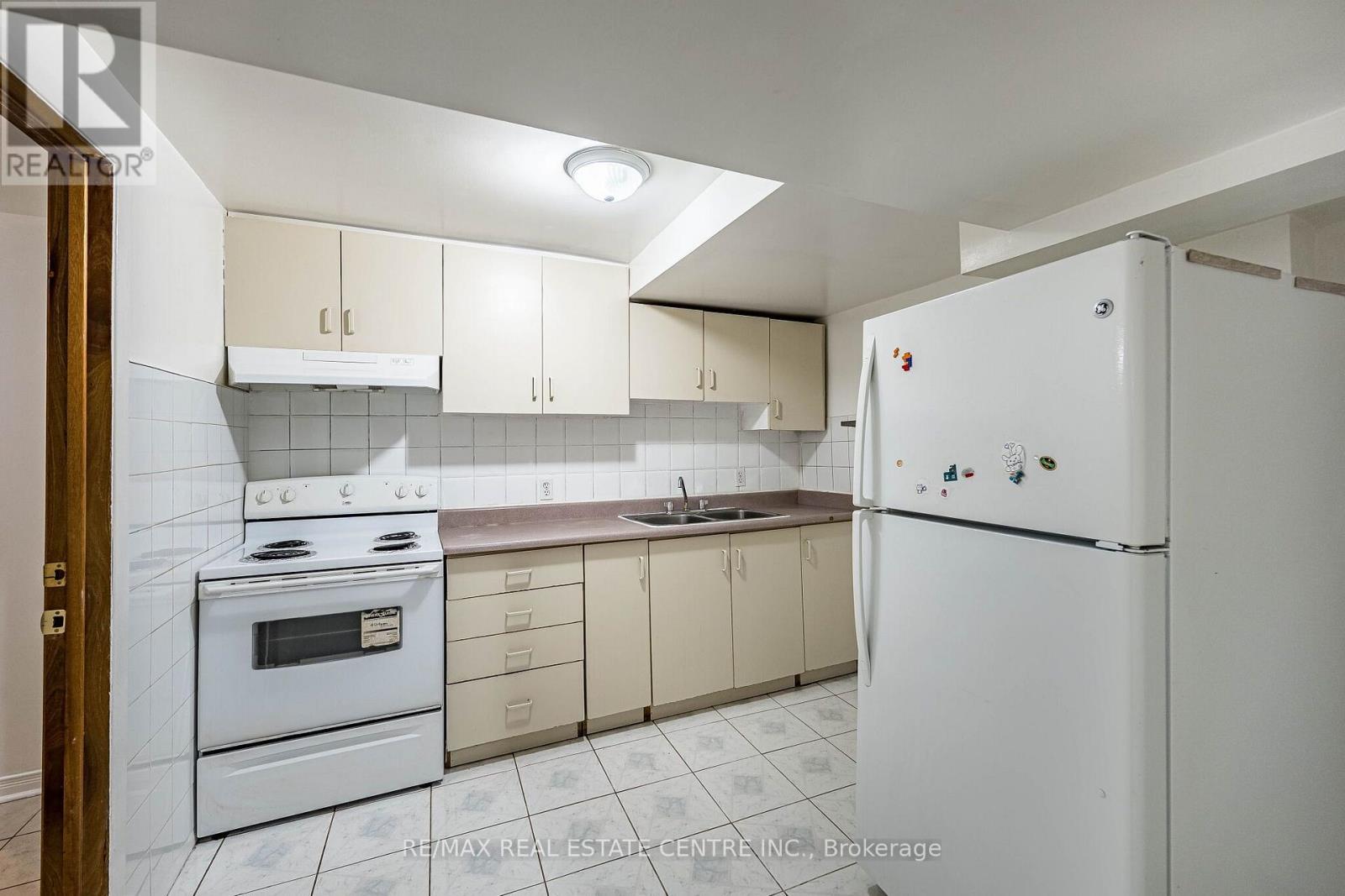 42 LAFLEUR COURT - Image 36