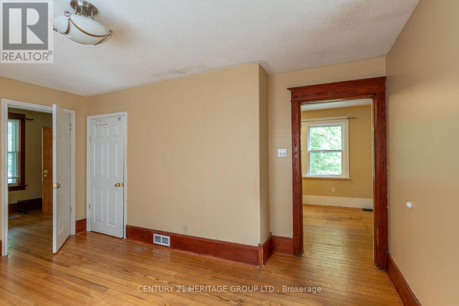 32 ROUSSEAUX STREET - 10