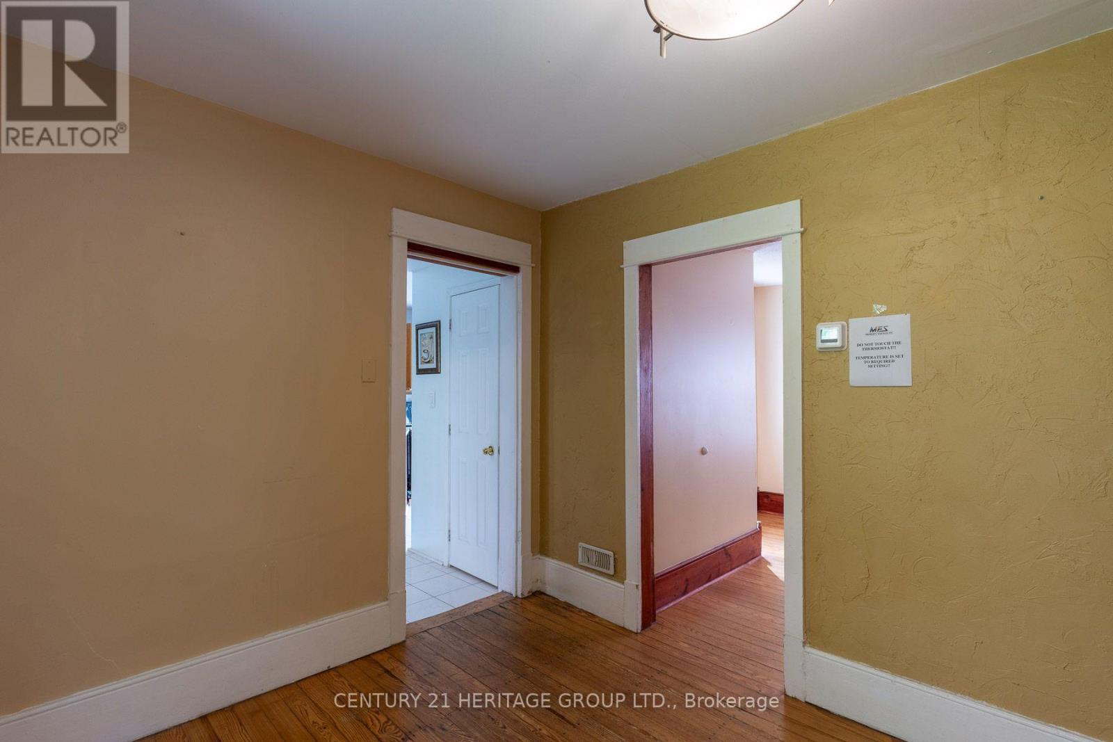 32 ROUSSEAUX STREET - 11