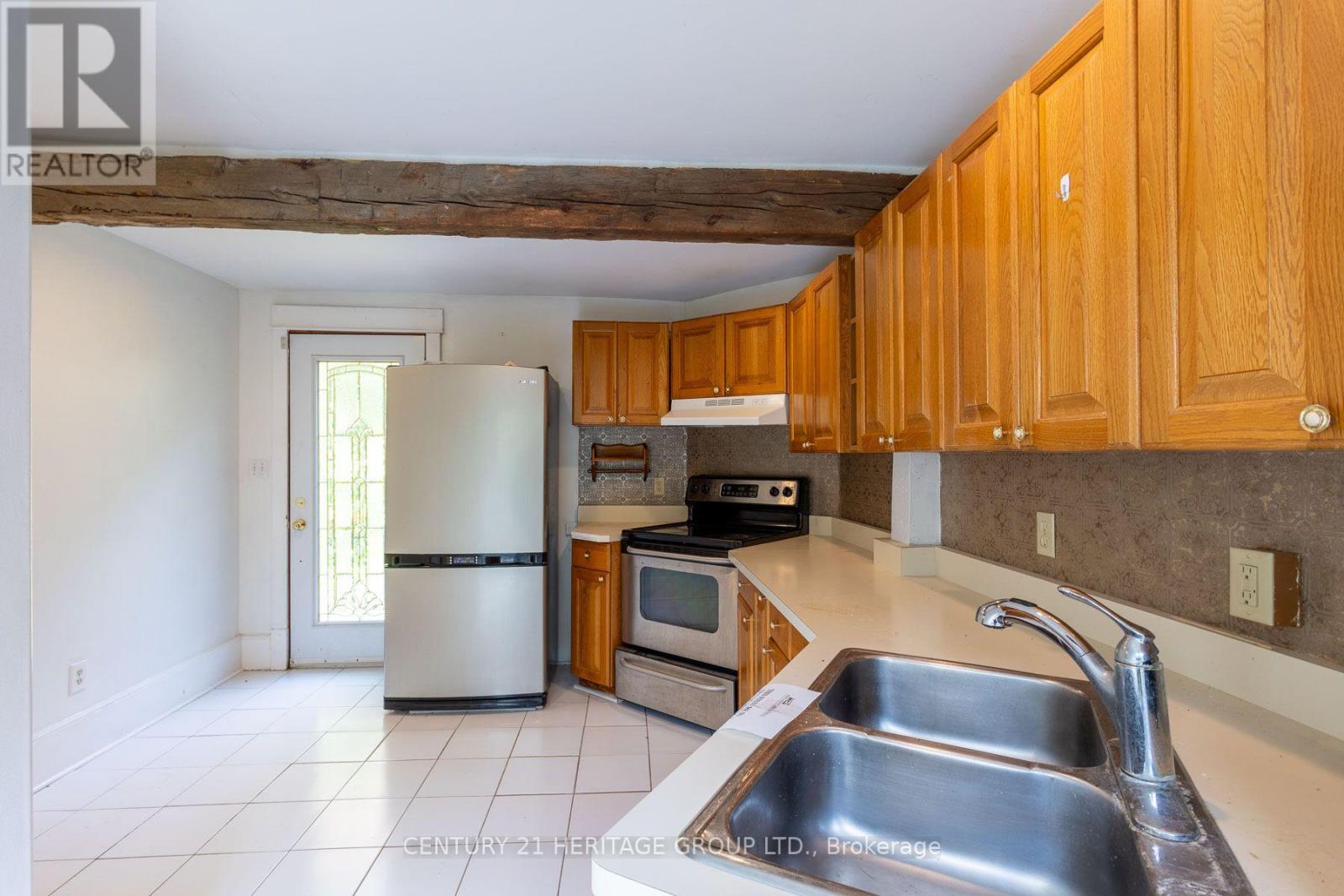 32 ROUSSEAUX STREET - 15