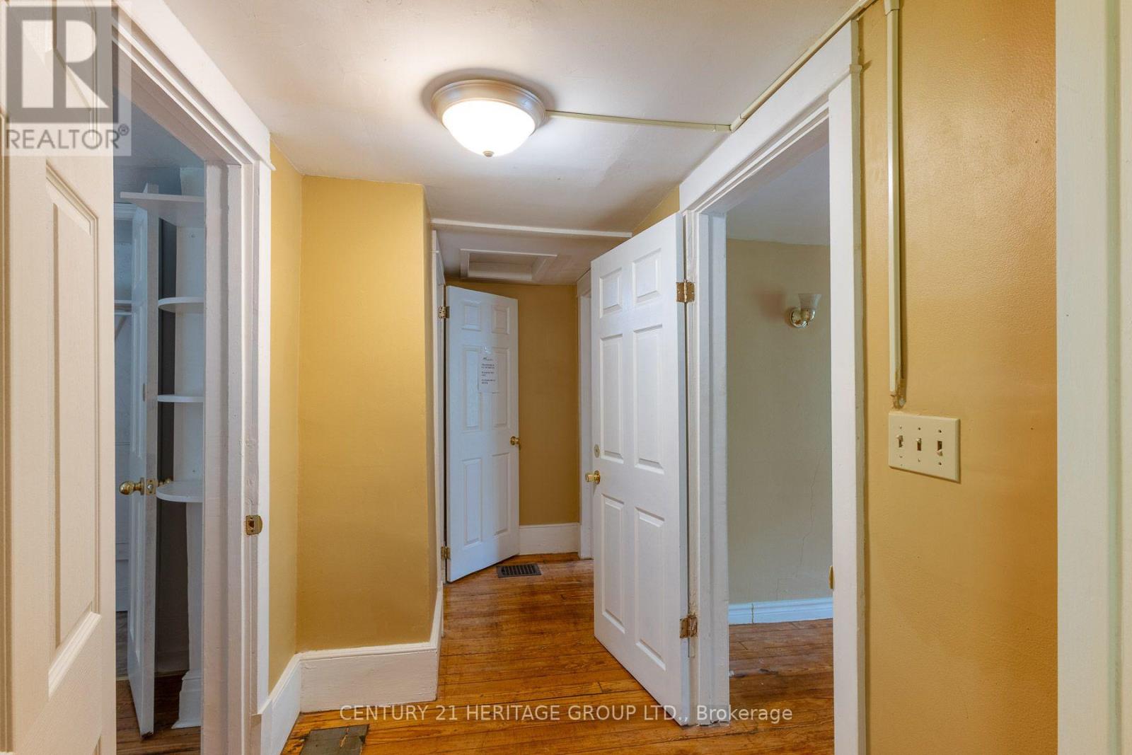 32 ROUSSEAUX STREET - 18