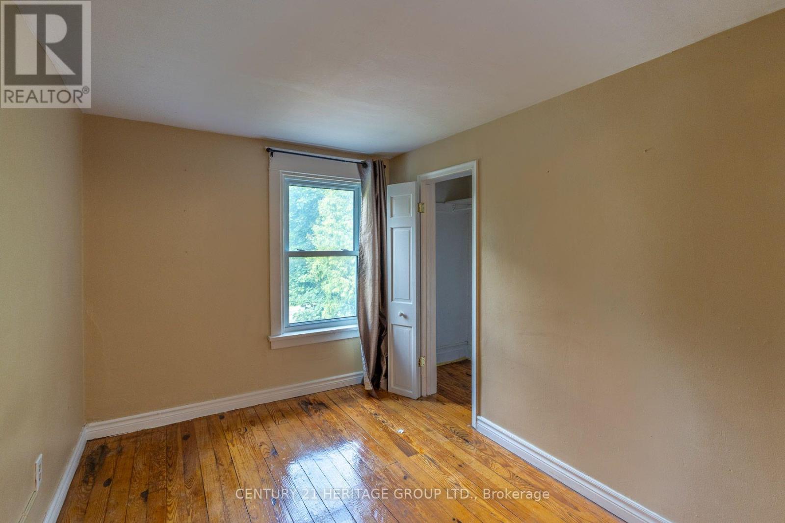 32 ROUSSEAUX STREET - 20