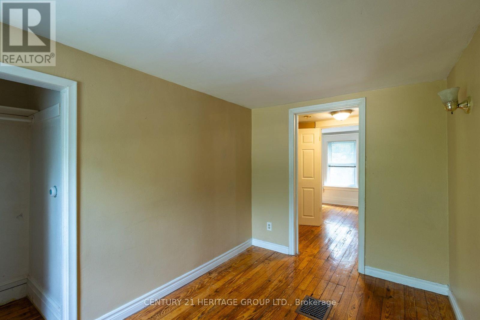 32 ROUSSEAUX STREET - 21