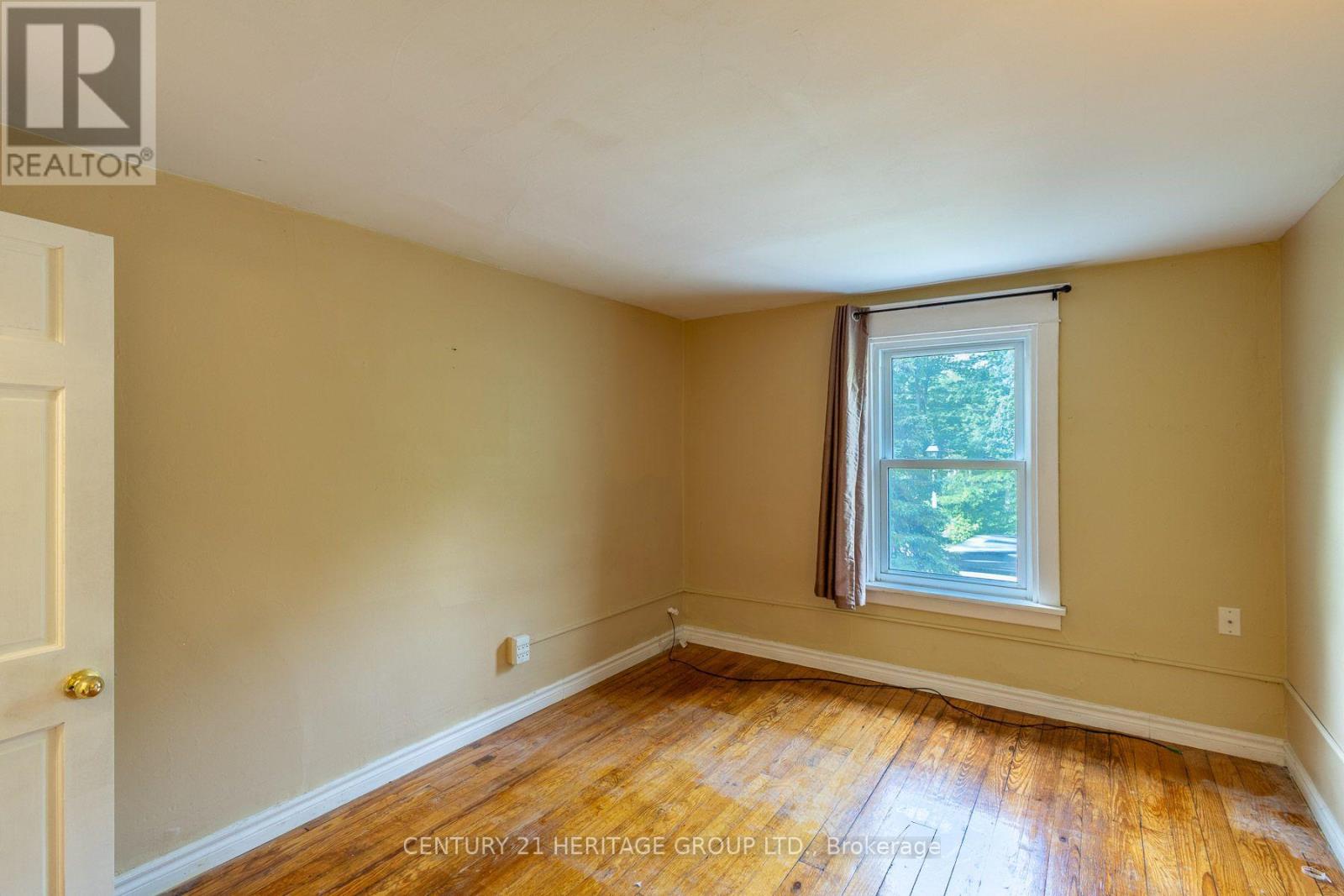 32 ROUSSEAUX STREET - 22