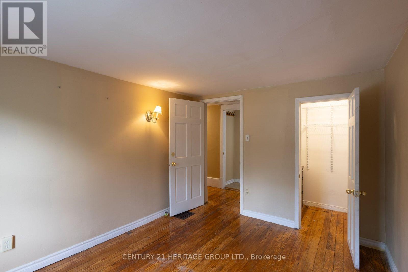 32 ROUSSEAUX STREET - 24