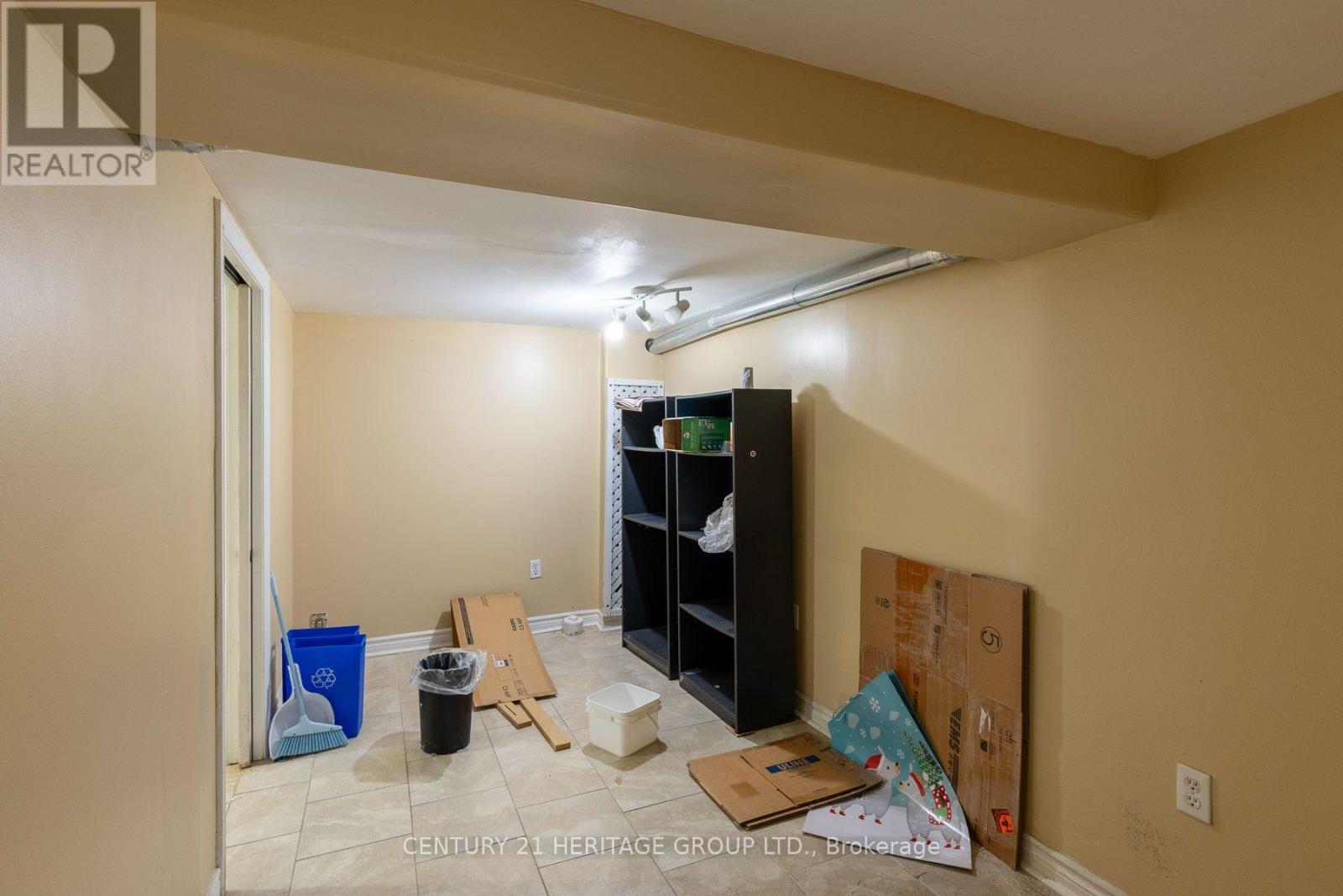 32 ROUSSEAUX STREET - 27