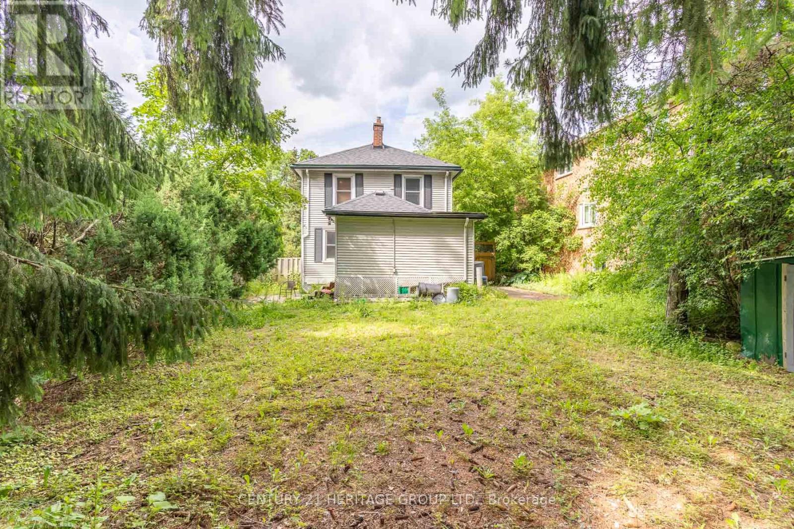32 ROUSSEAUX STREET - 33