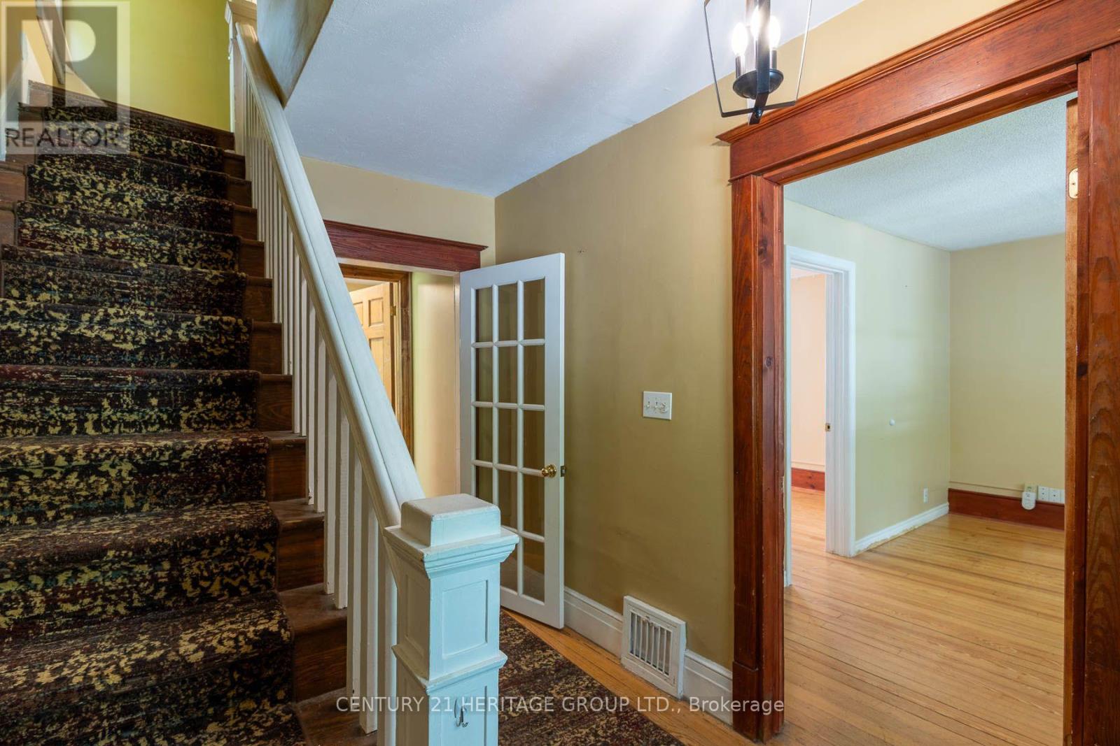 32 ROUSSEAUX STREET - 5