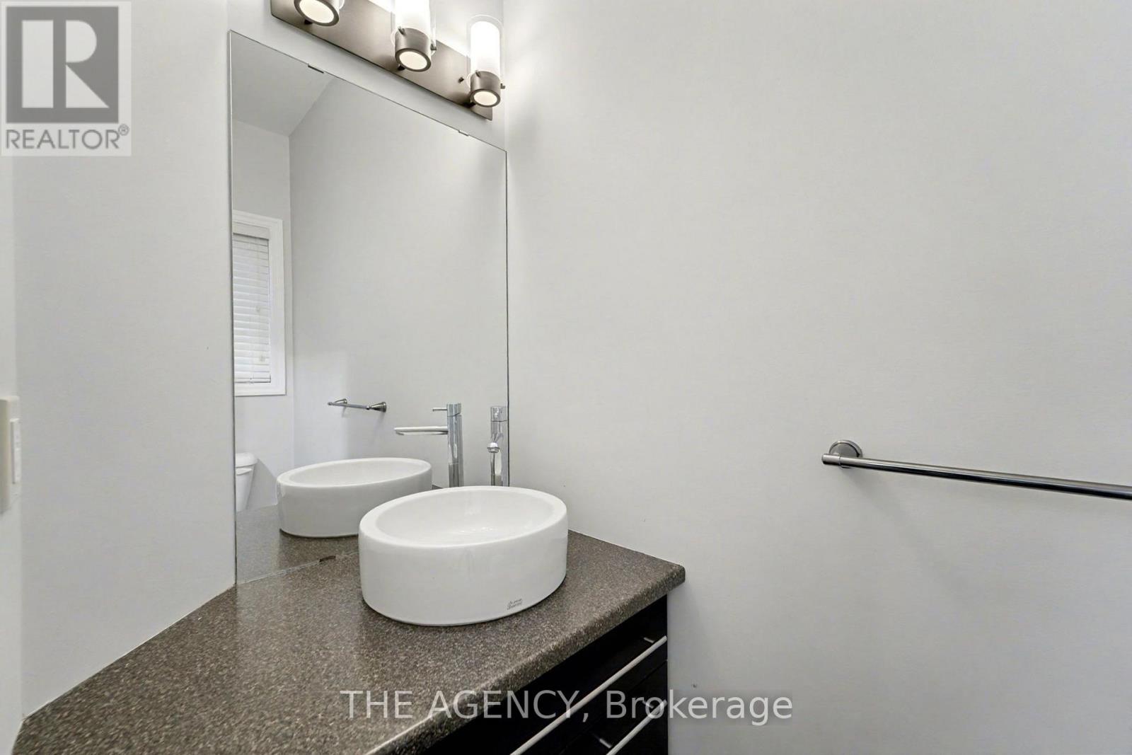 #59 112 N CENTRE ROAD - 6