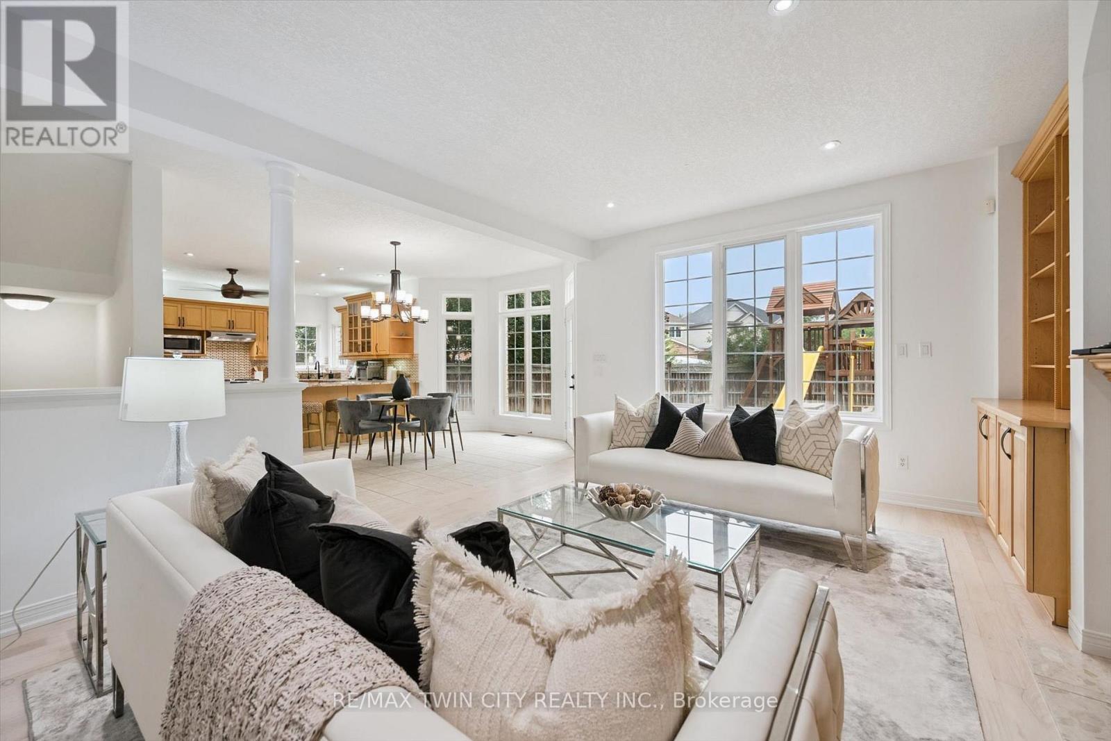 608 BLUENOSE CRESCENT - 11