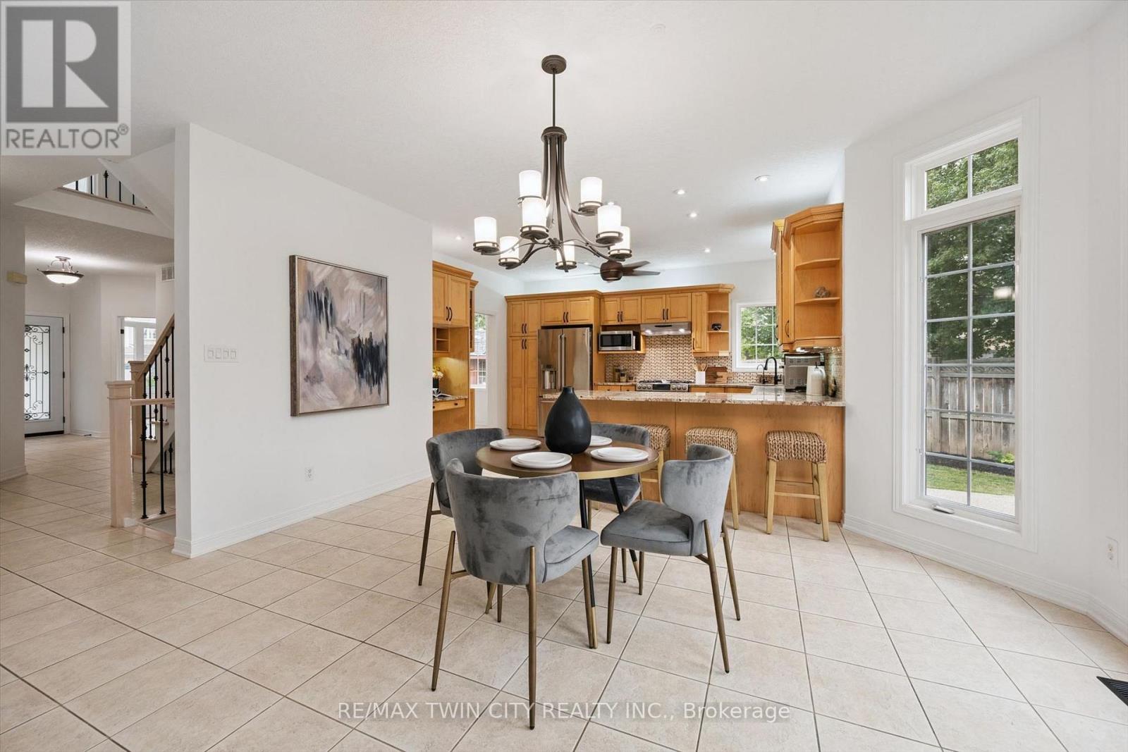 608 BLUENOSE CRESCENT - 12