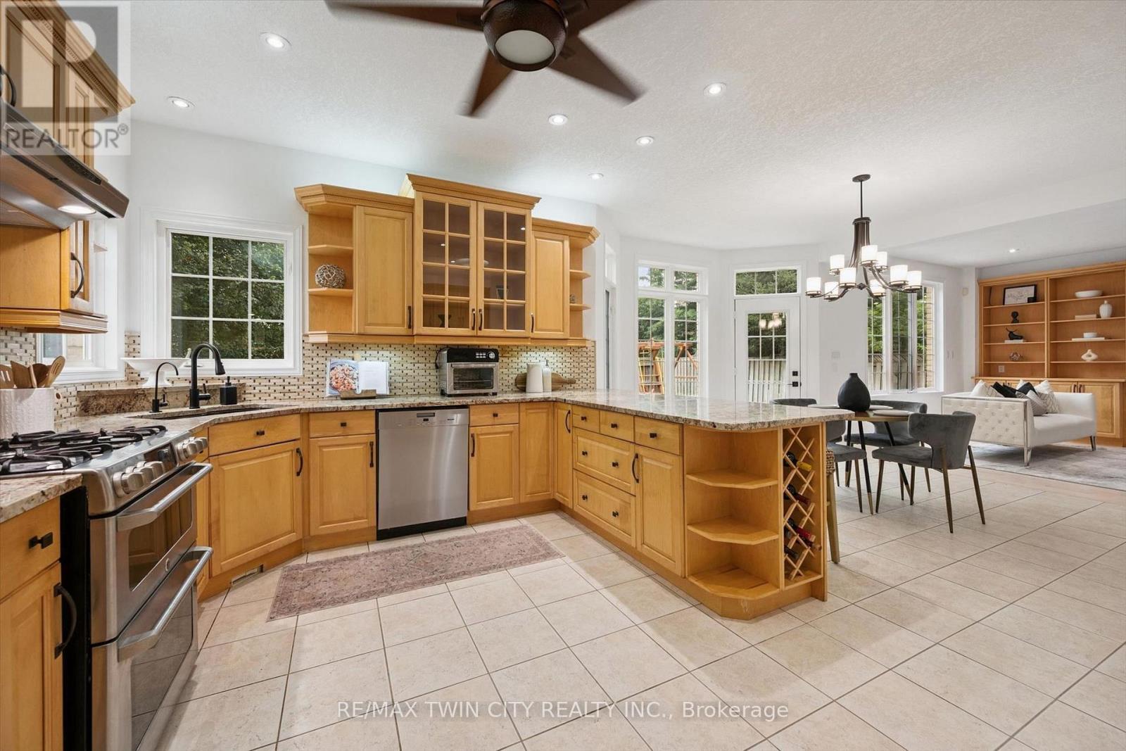 608 BLUENOSE CRESCENT - 14